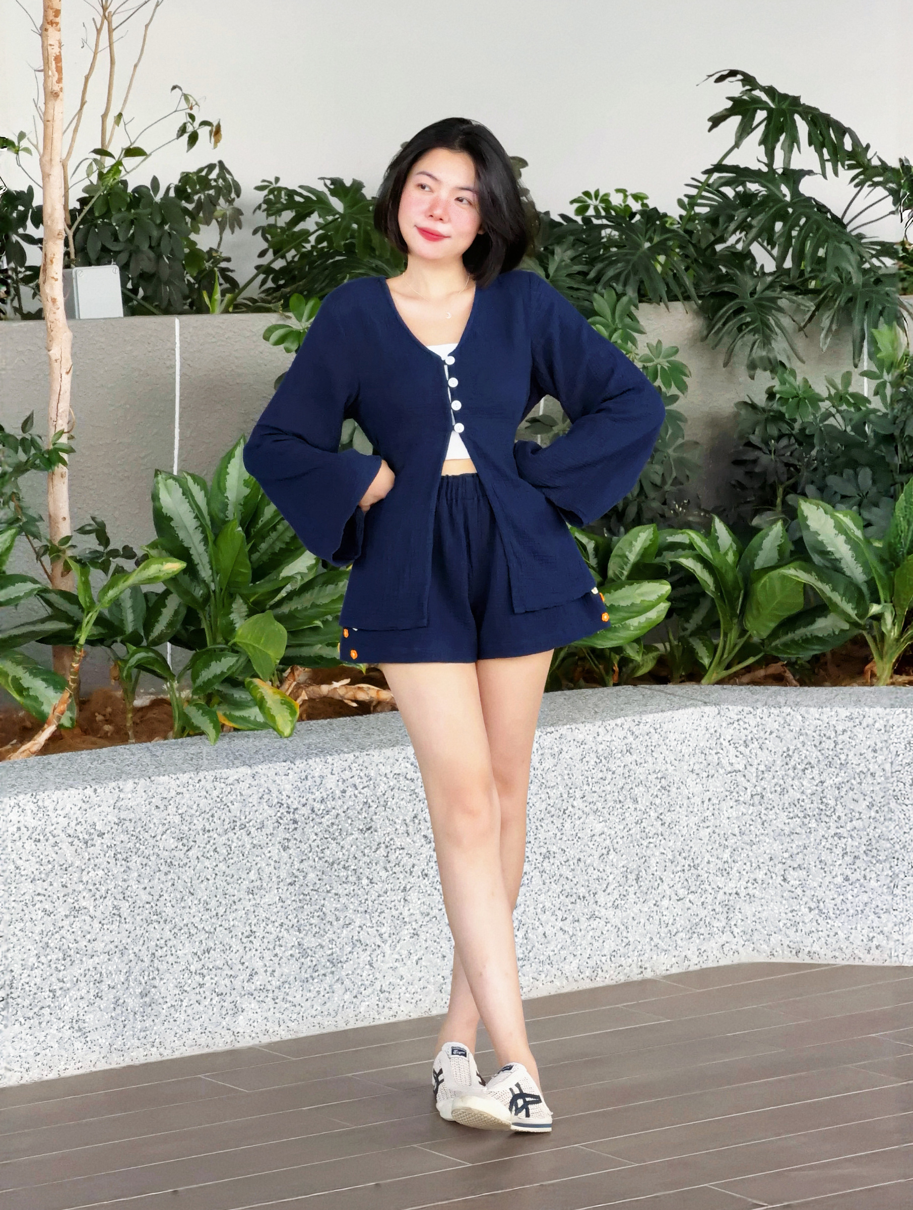 Himawari-website-vneck-indigo-10
