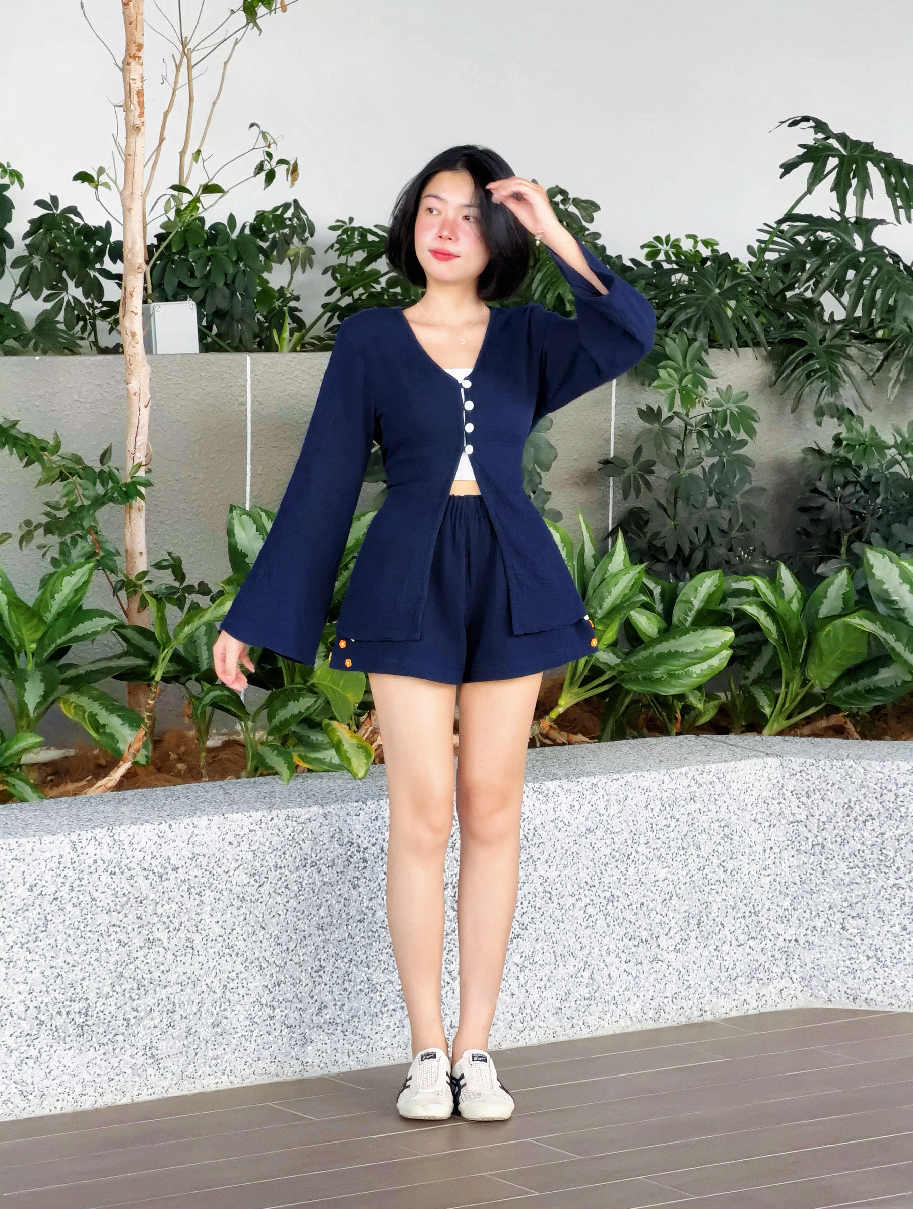 Himawari-website-vneck-indigo-12