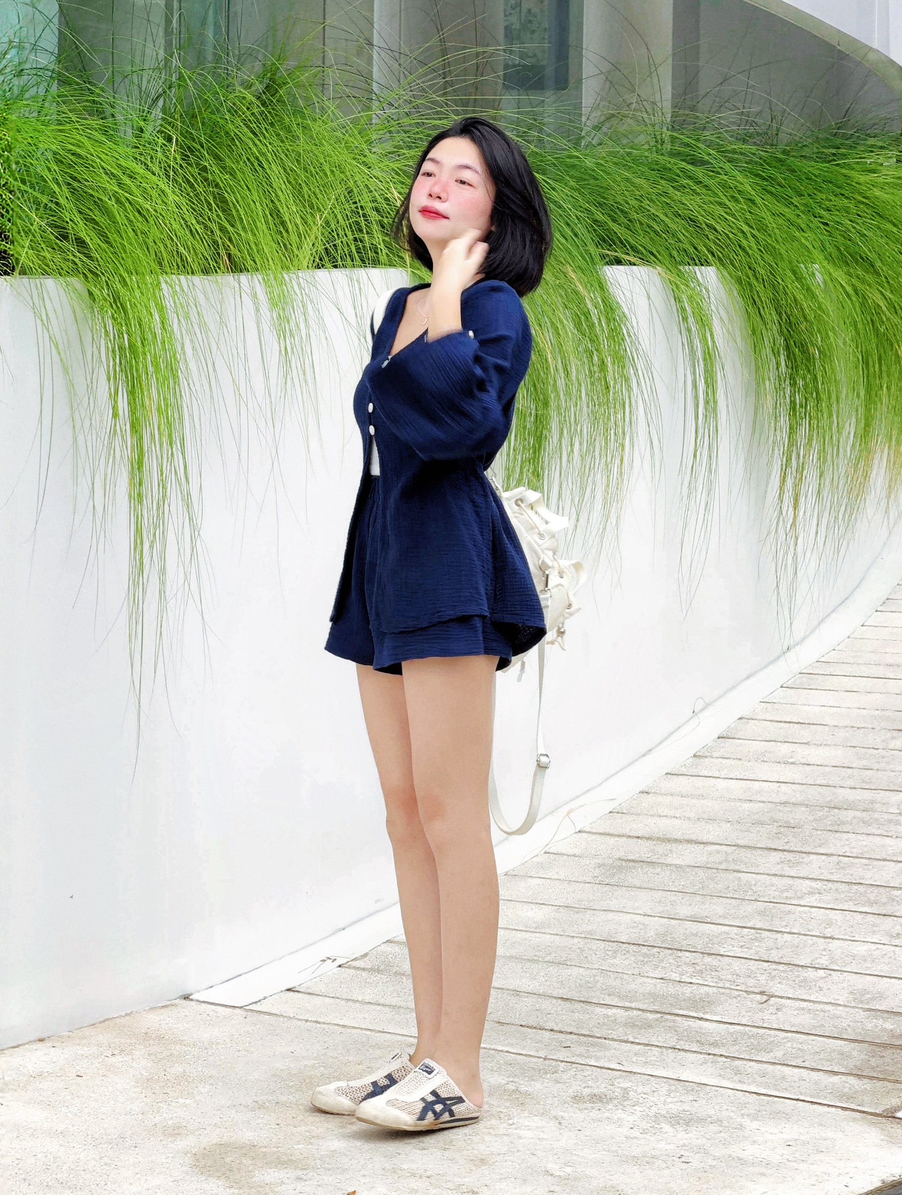 Himawari-website-vneck-indigo-3