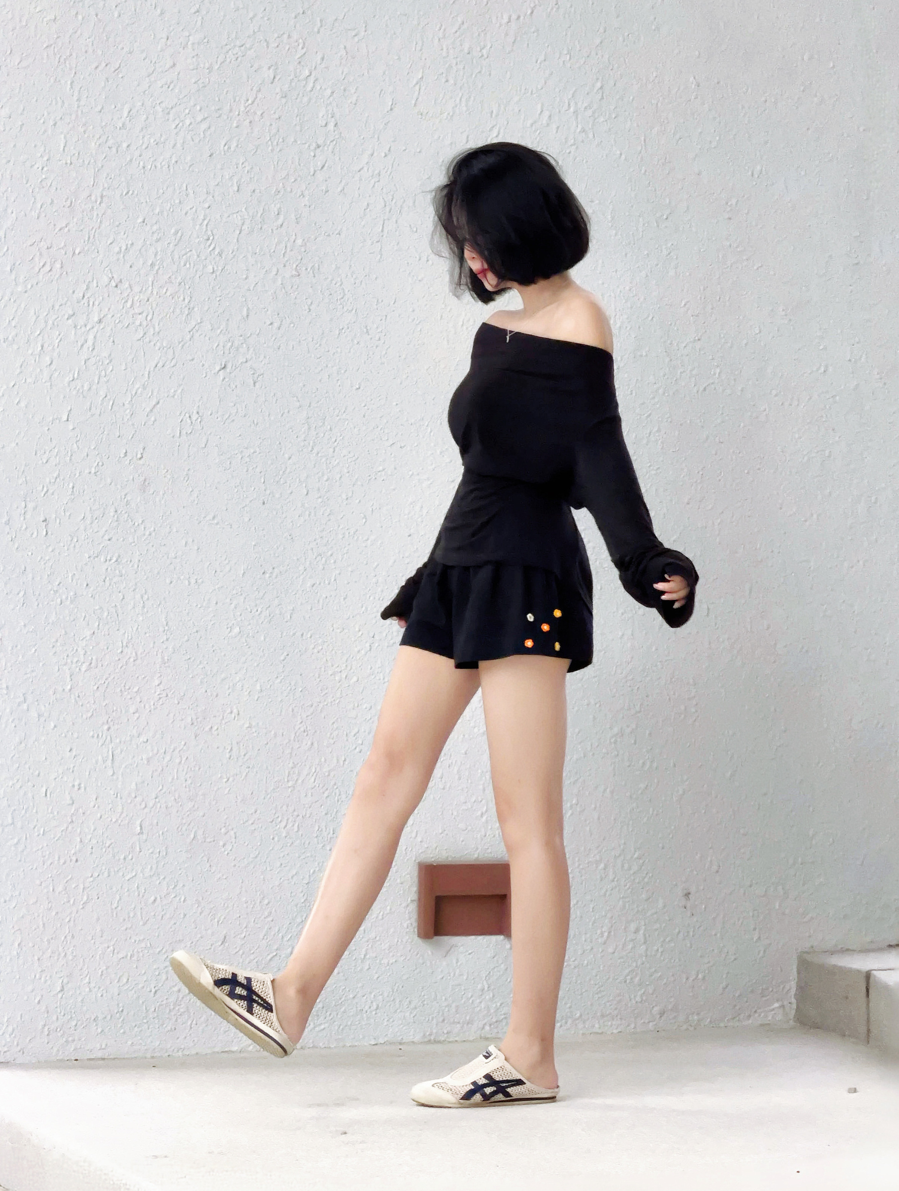 Himawari-website-offshoulder-long-black-12