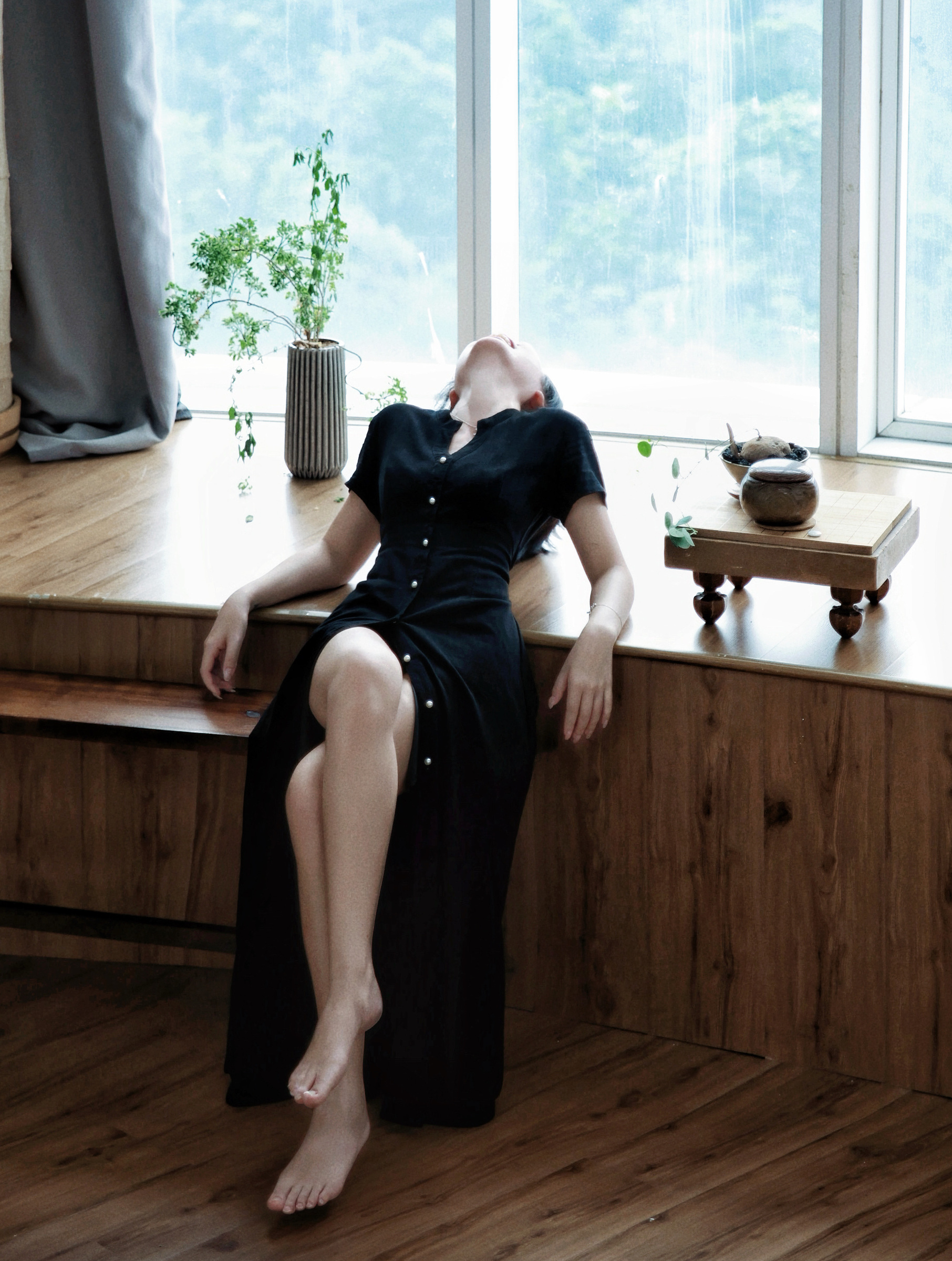 Himawari-website-sf-blackbutton-dress-15