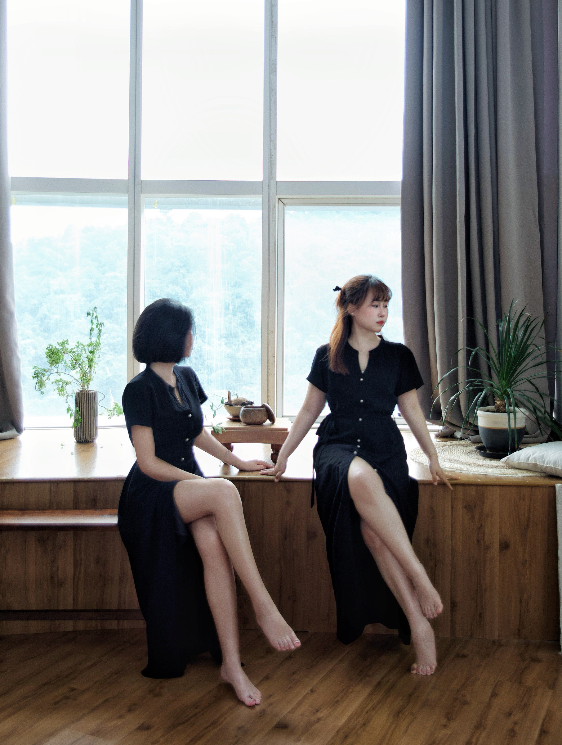 Himawari-website-sf-blackbutton-dress-18