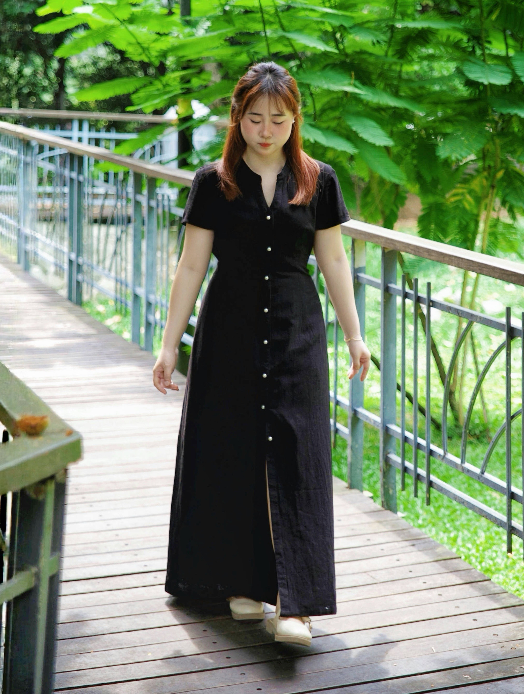 Himawari-website-sf-blackbutton-dress-7