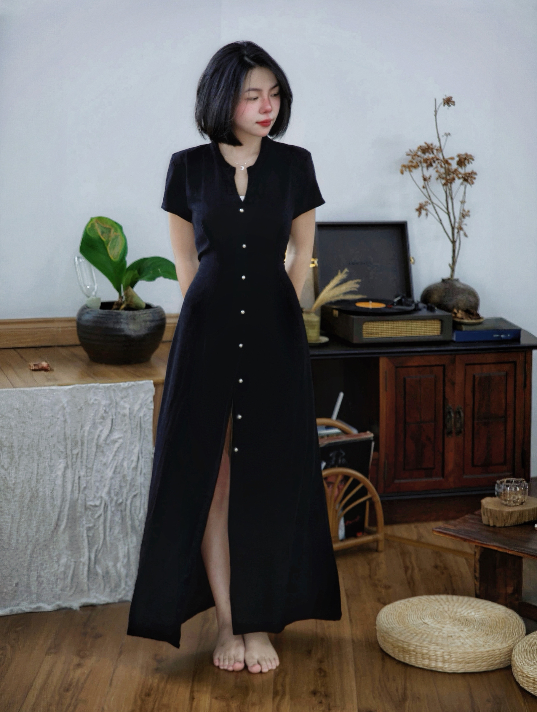 Himawari-website-sf-blackbutton-dress-17