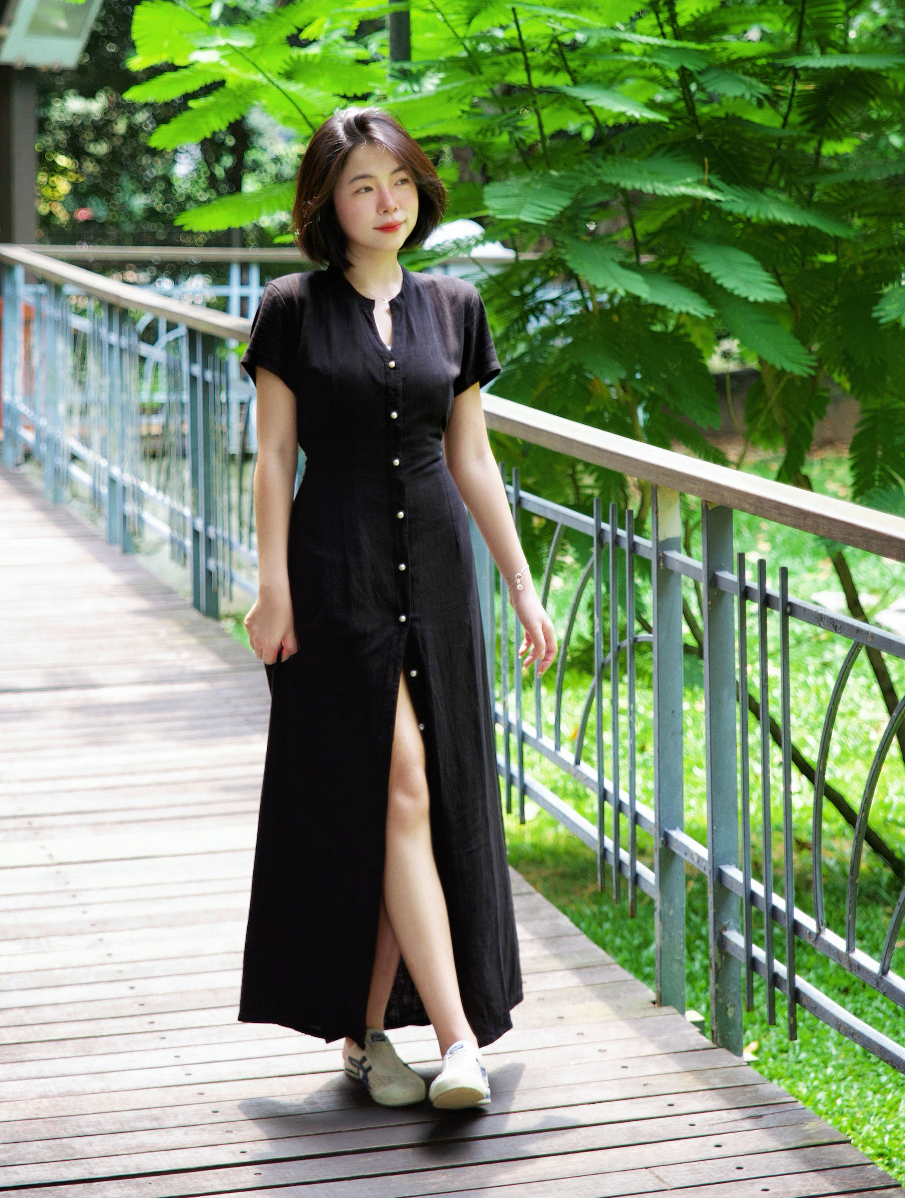 Himawari-website-sf-blackbutton-dress-2