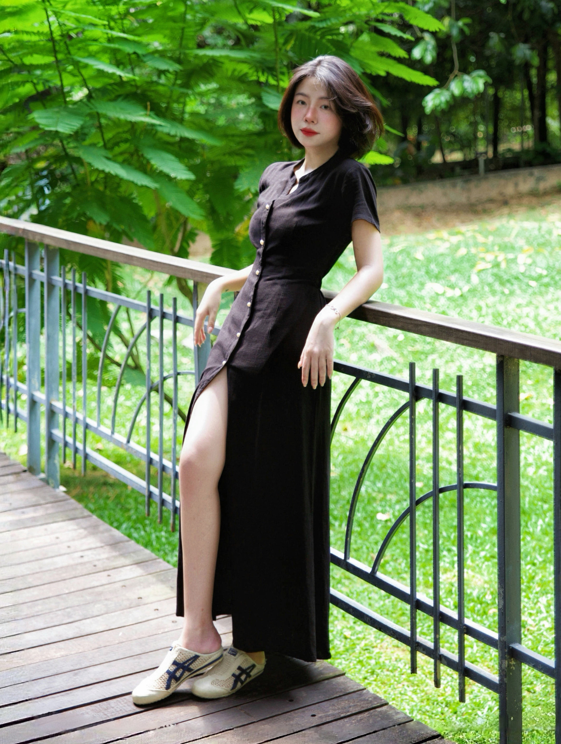 Himawari-website-sf-blackbutton-dress-1