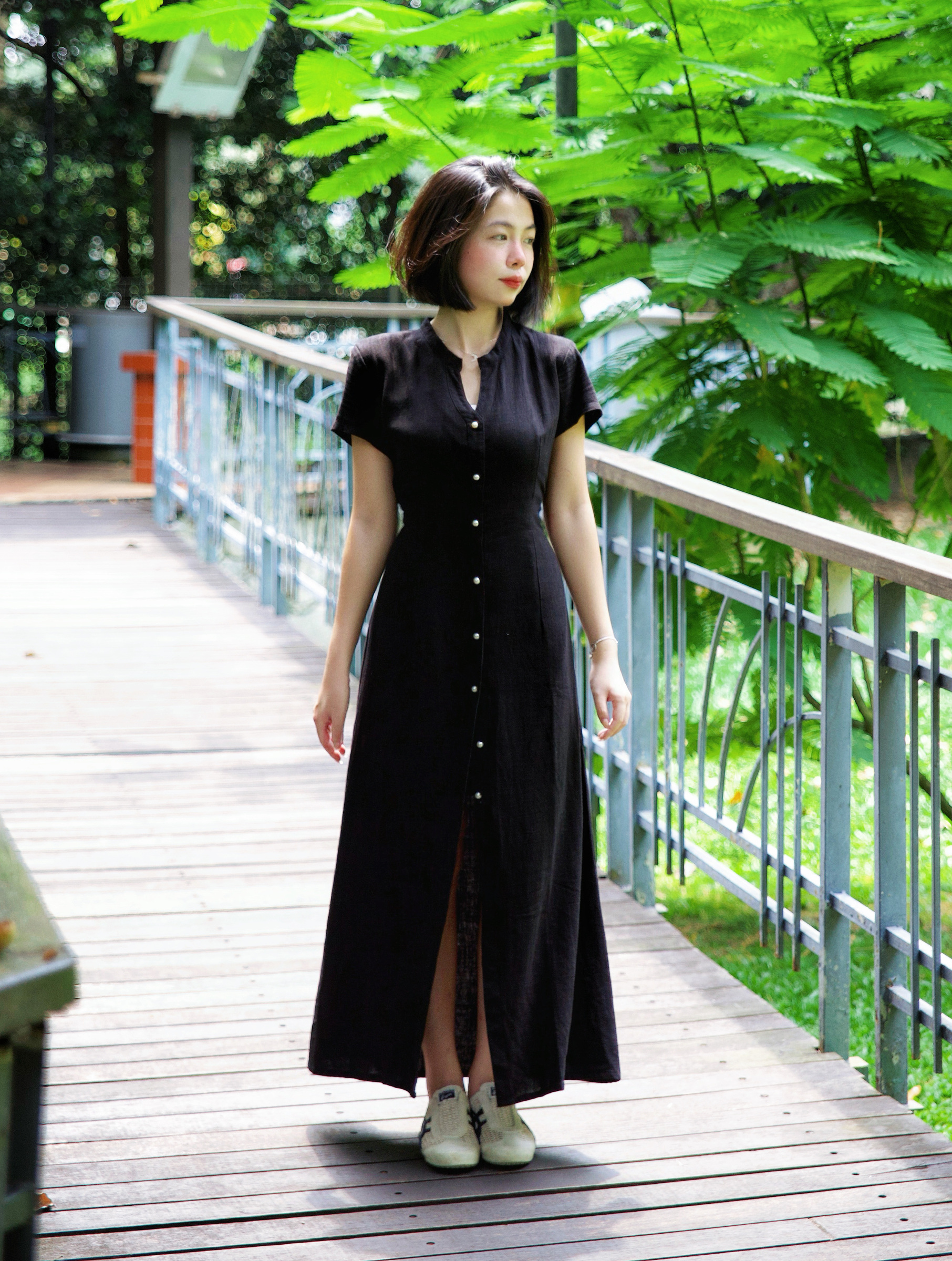 Himawari-website-sf-blackbutton-dress-4