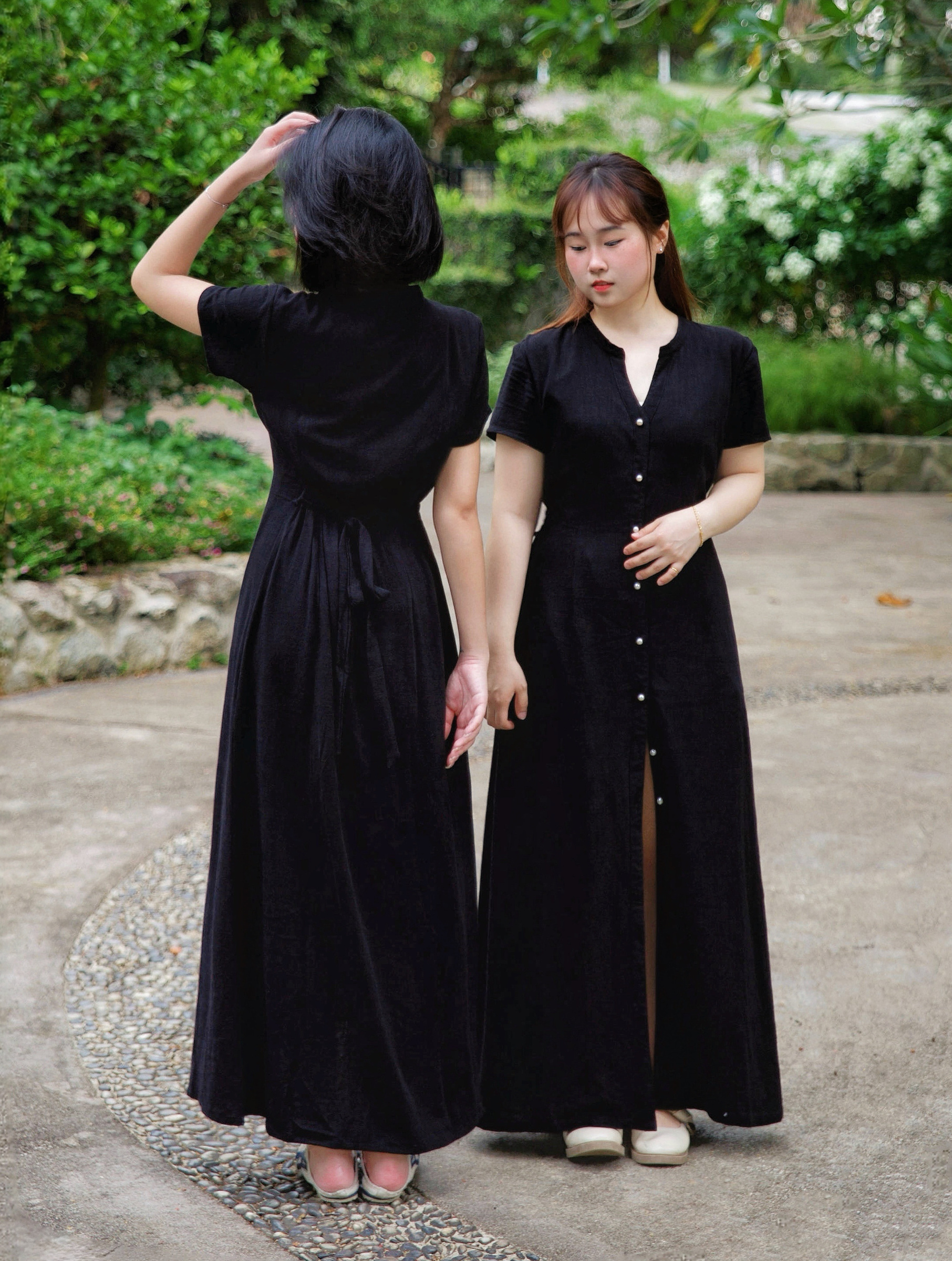 Himawari-website-sf-blackbutton-dress-8