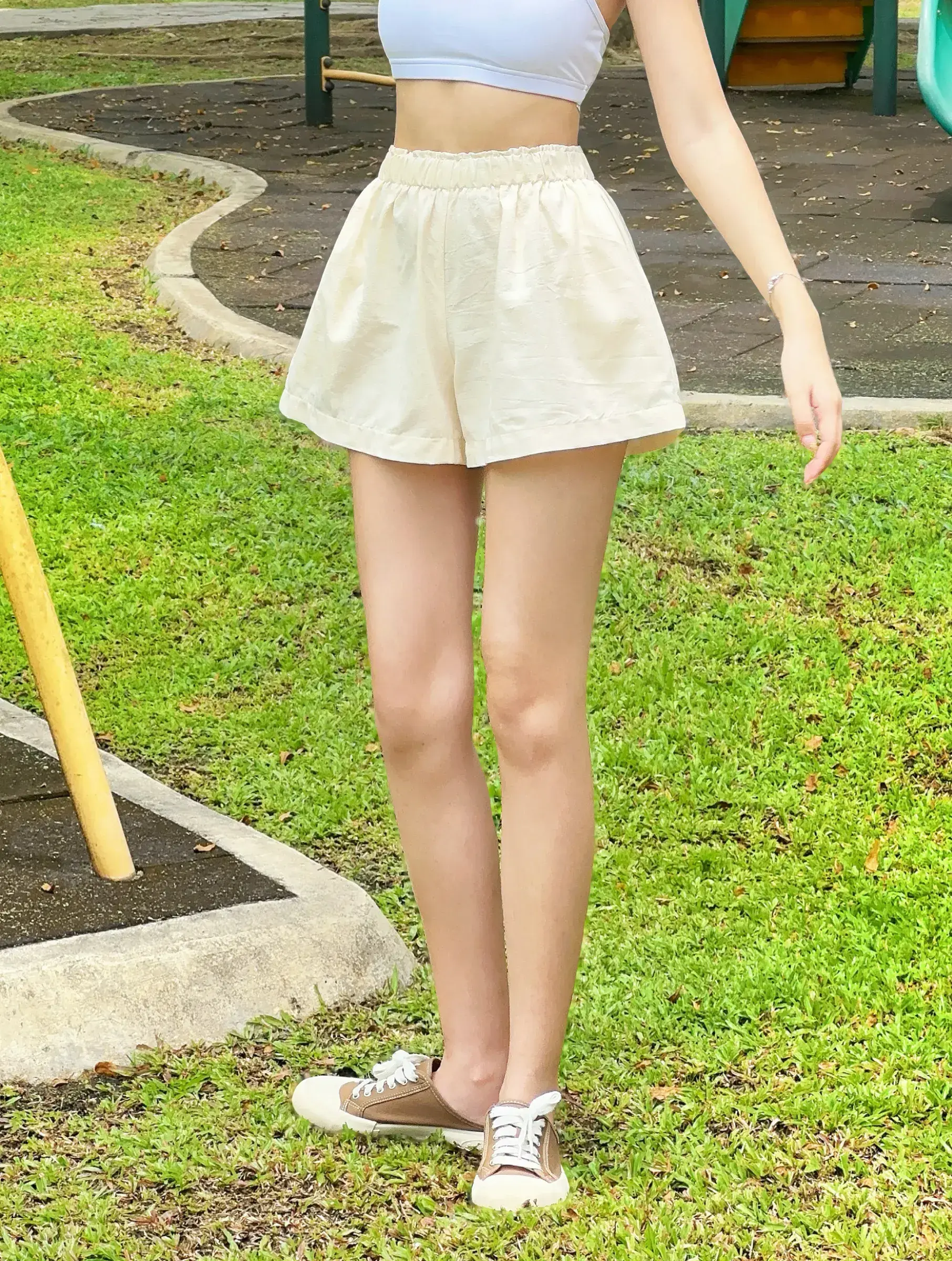 葵-website-linen-minishorts-beige-1