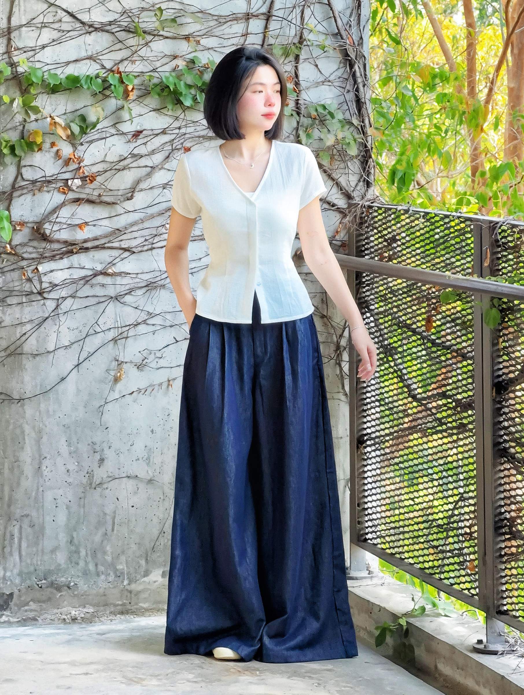 Himawari-website-Waist-Cinching-V-Neck-Short-Sleeve-Top-1