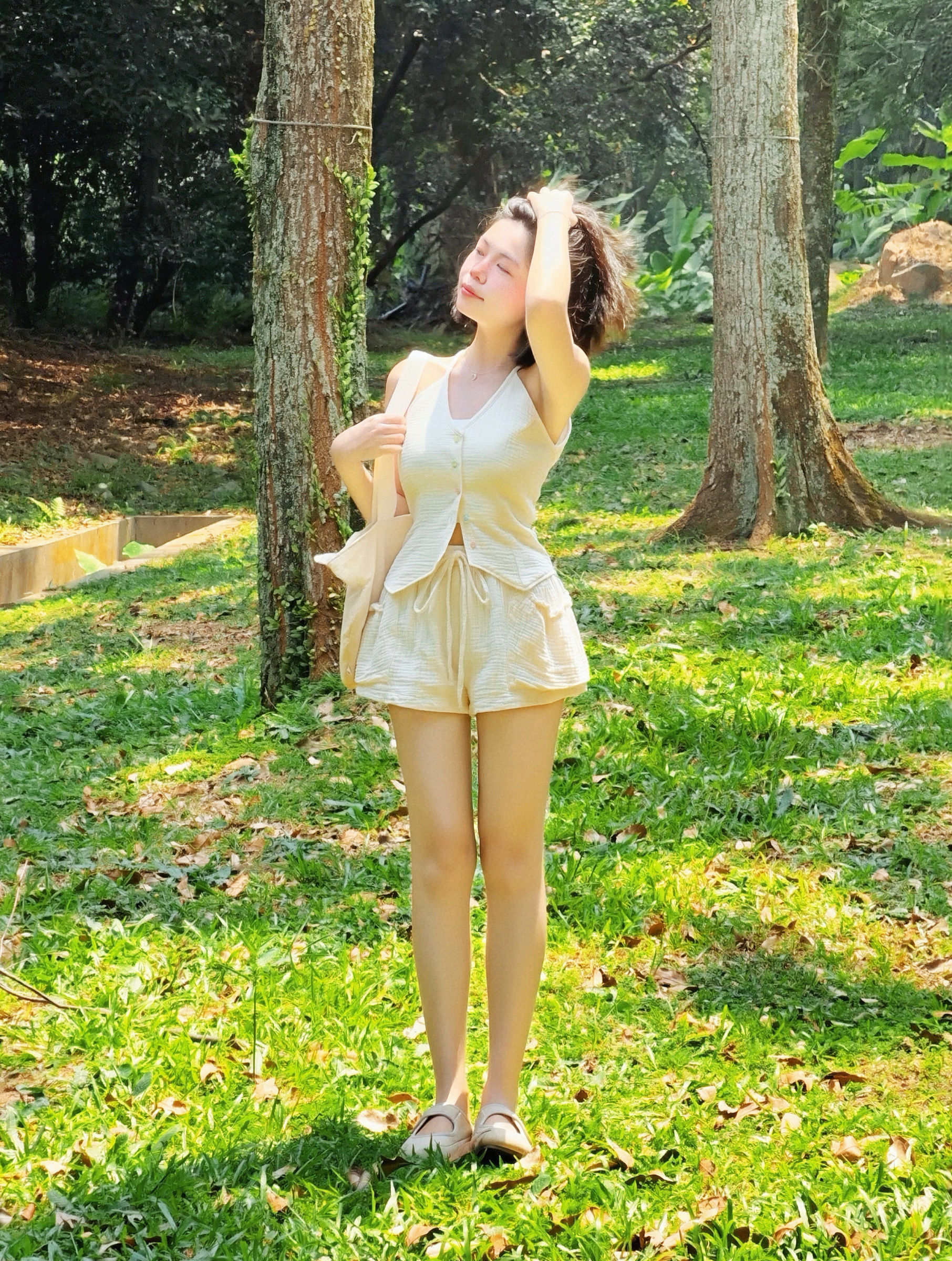Himawari-website-halter-v-neck-cream-5