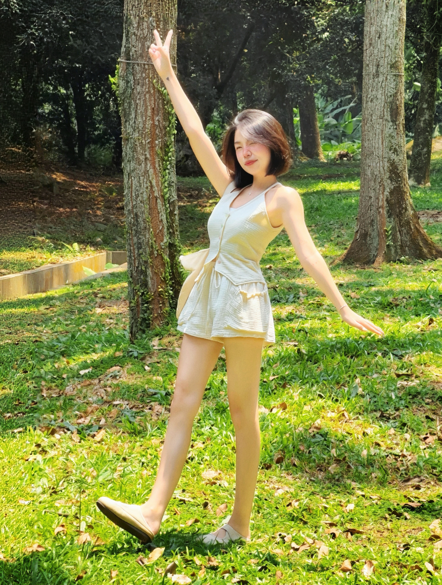 Himawari-website-halter-v-neck-cream-4