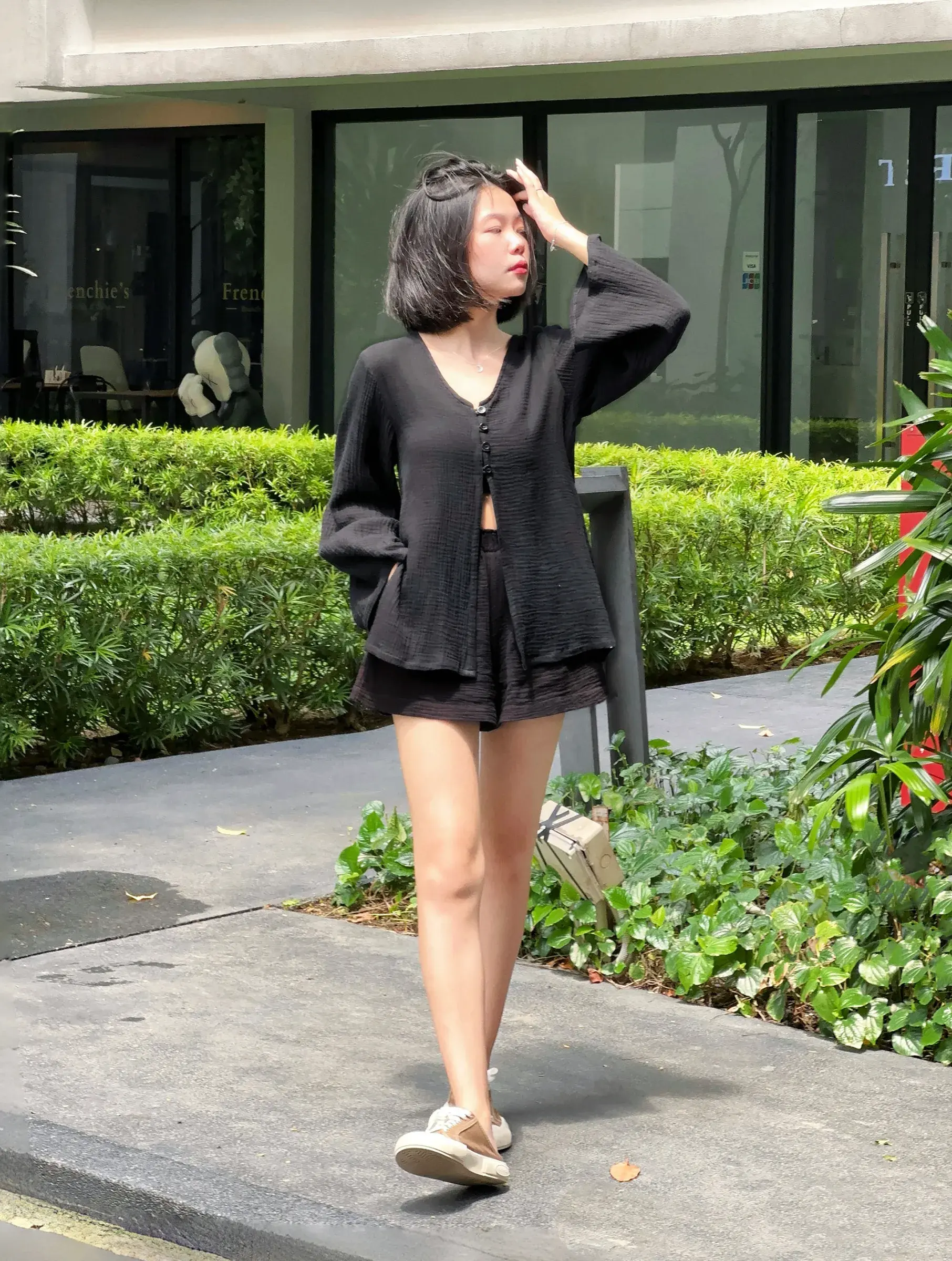 葵-website-cotton-v-neck-black-4