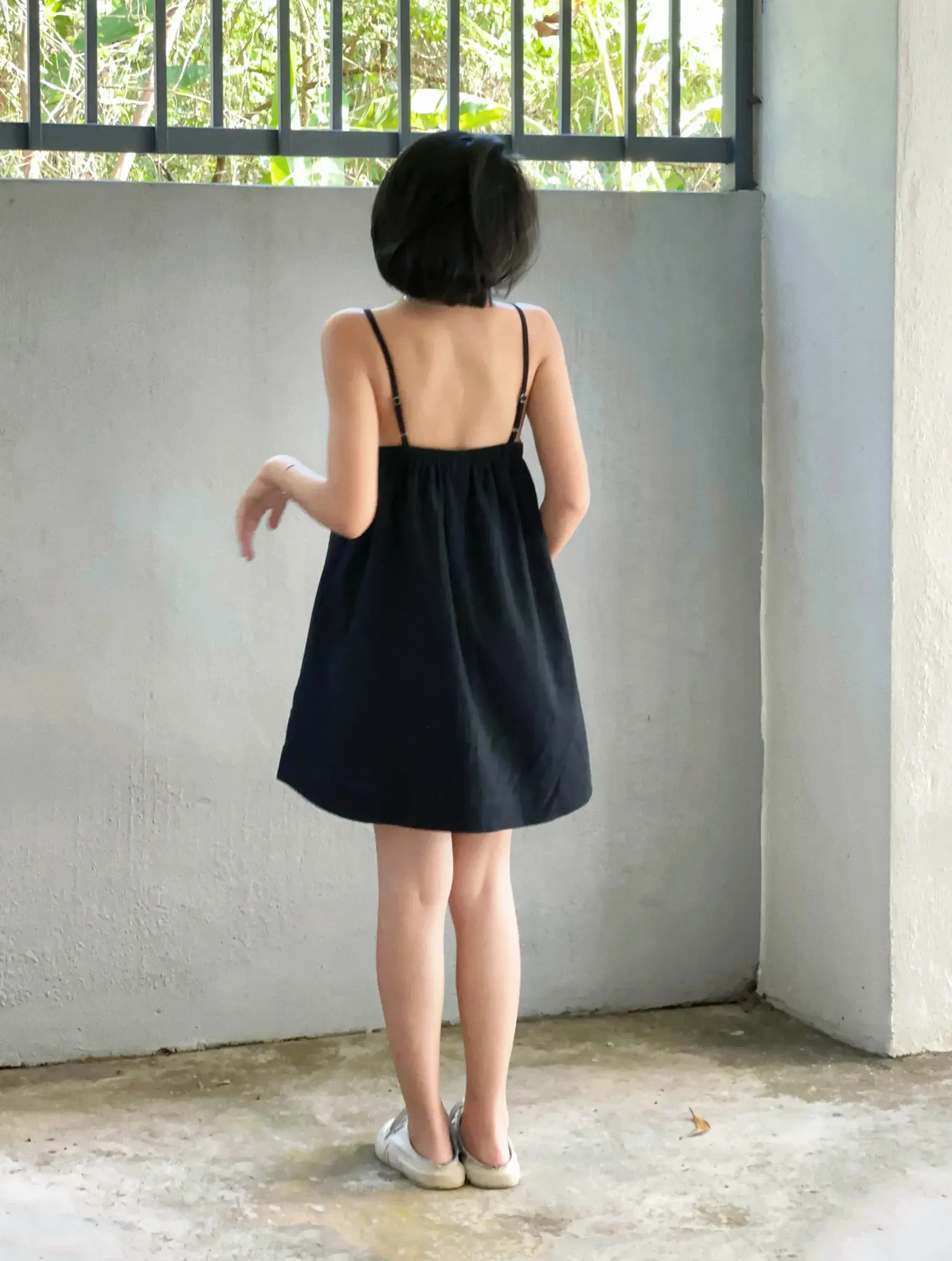 葵-website-linen-flat-dress-black-5