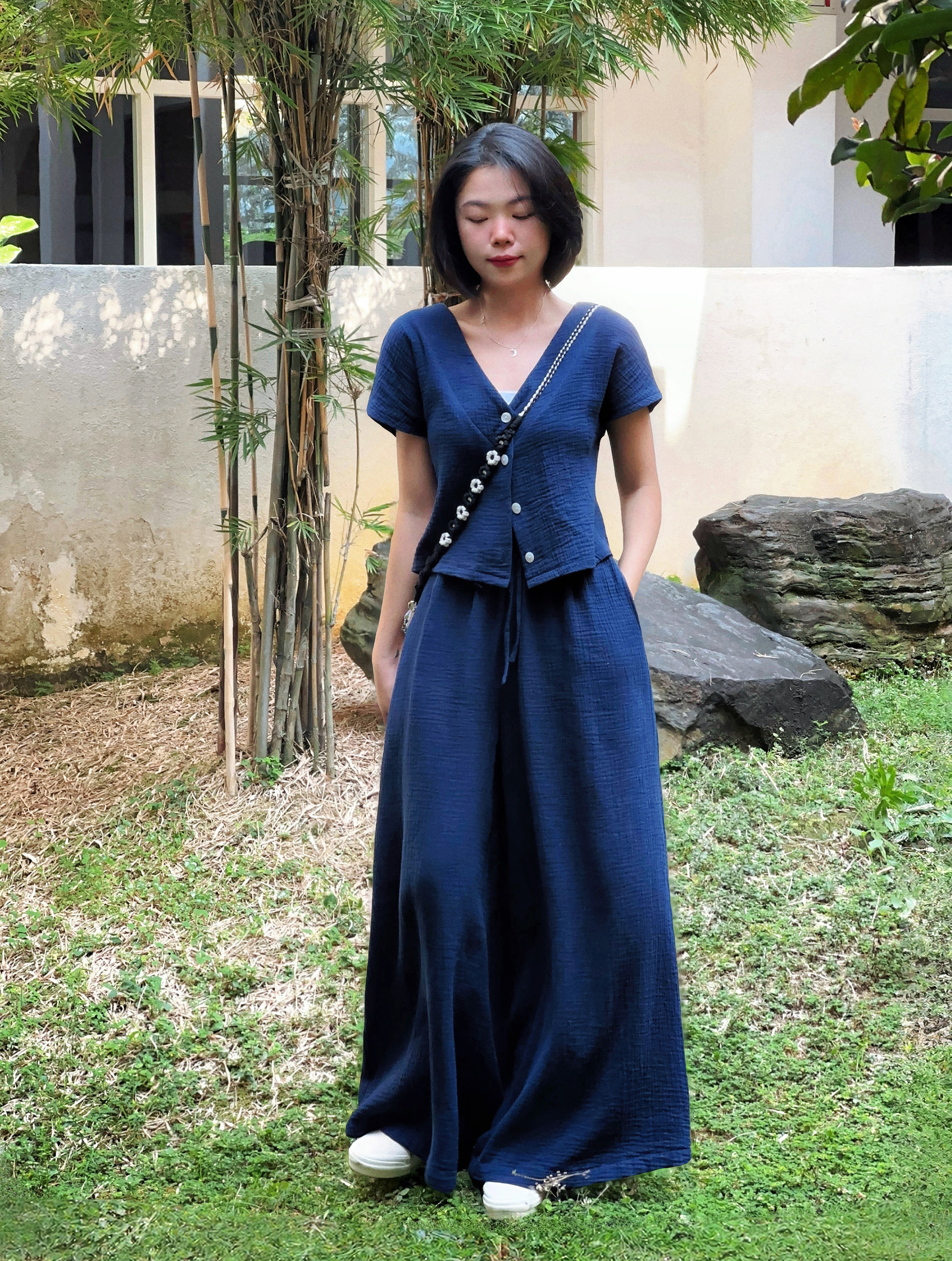 Himawari-website-vneck-top-indigo-6