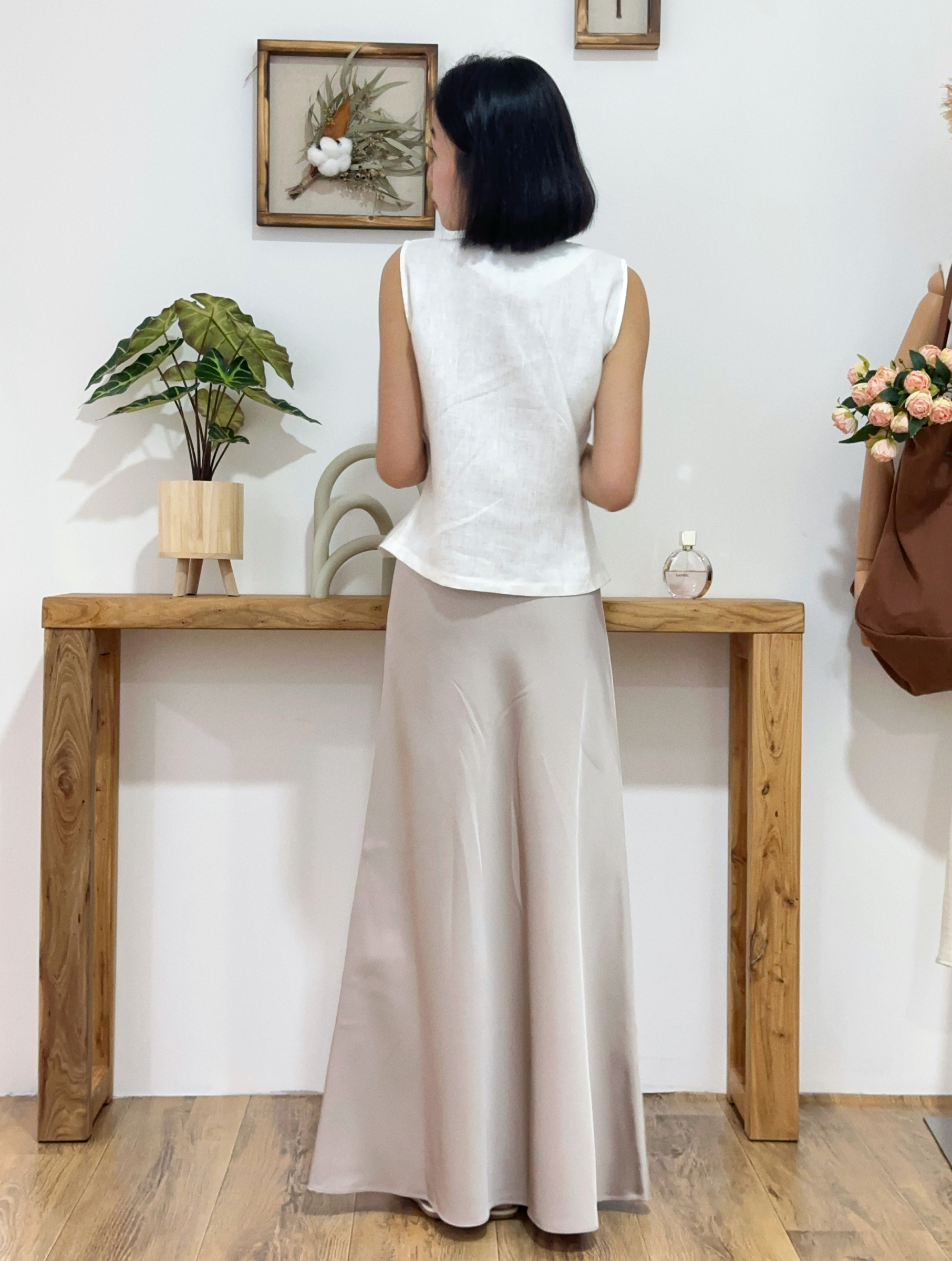 葵-website-champagnesatinskirt-3