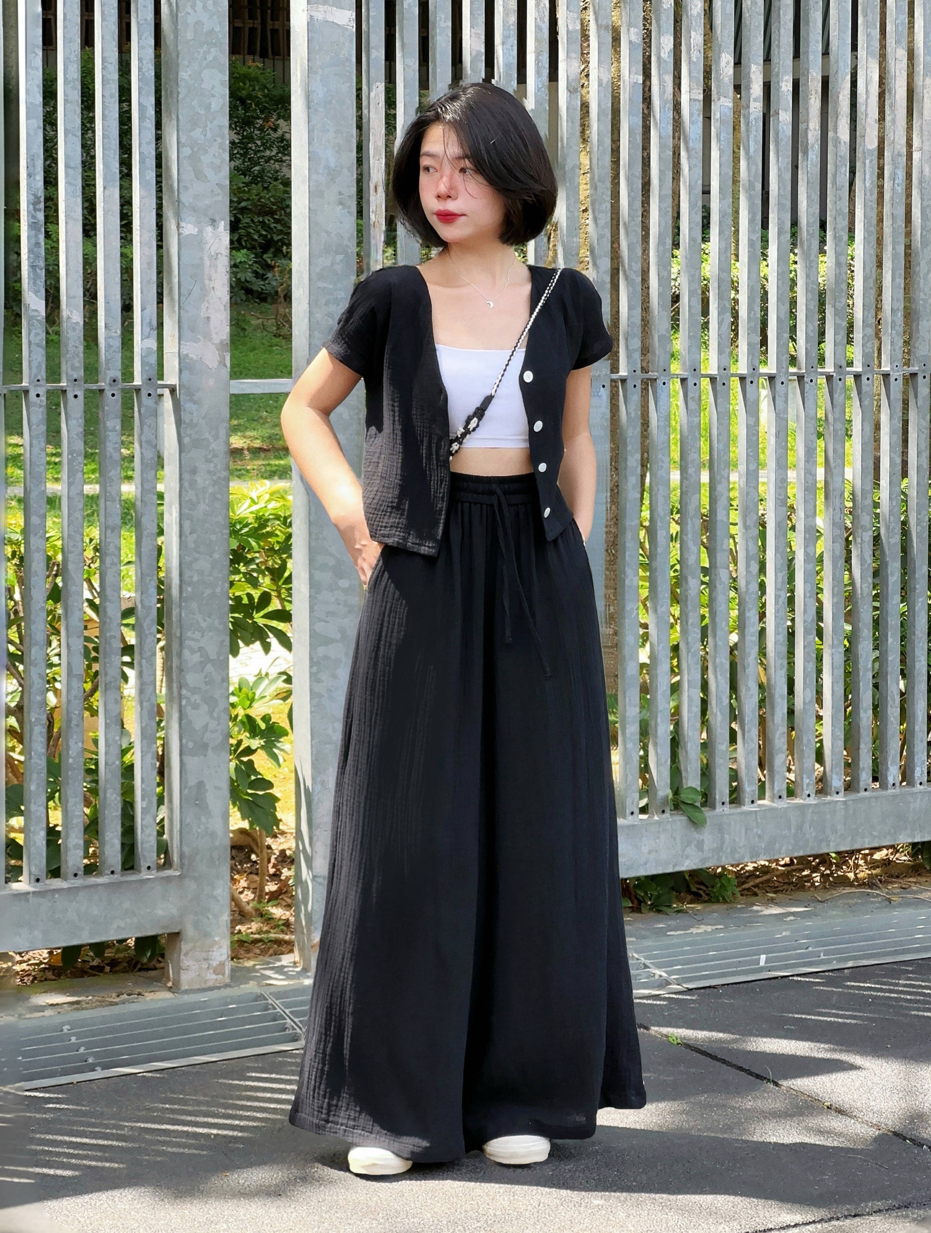 Himawari-website-cottonvneck-black-1