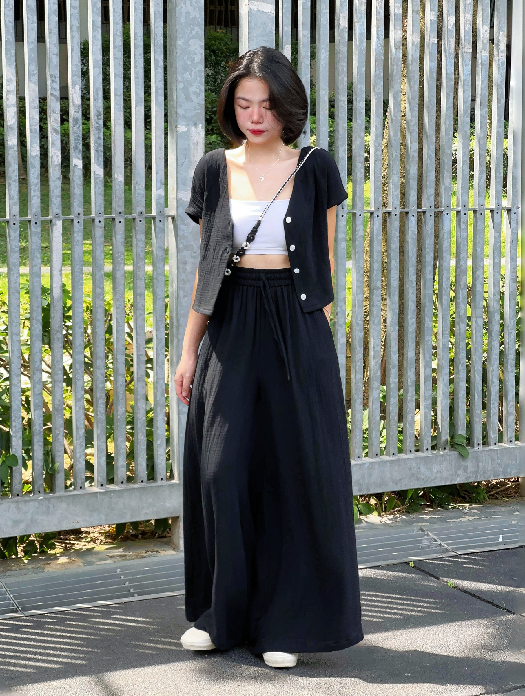 Himawari-website-cottonvneck-black-3