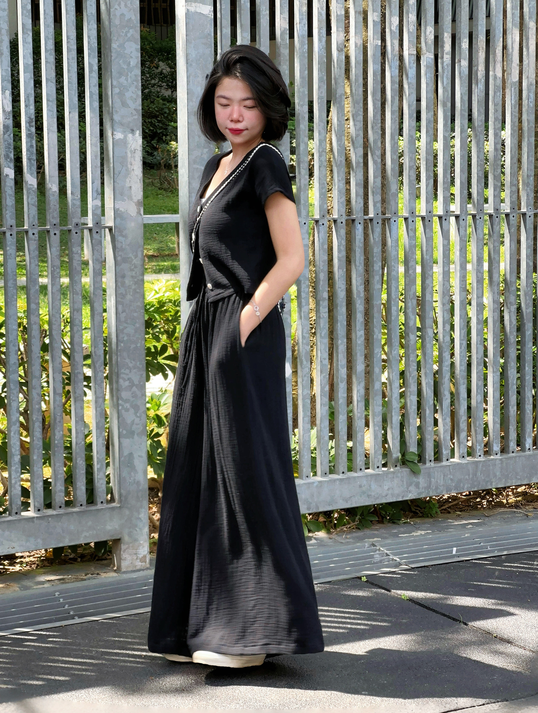 Himawari-website-cottonvneck-black-5