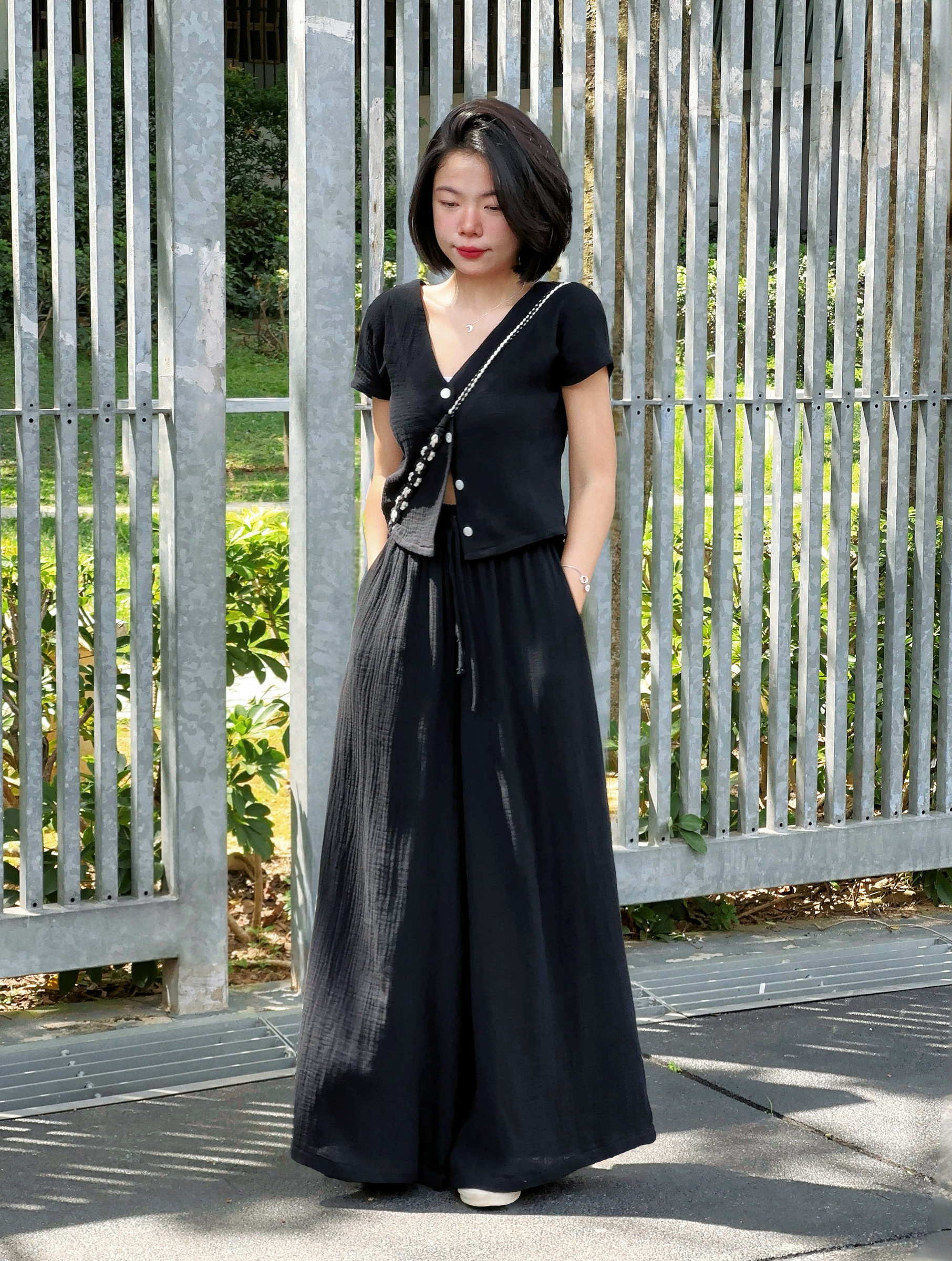 Himawari-website-cottonvneck-black-6