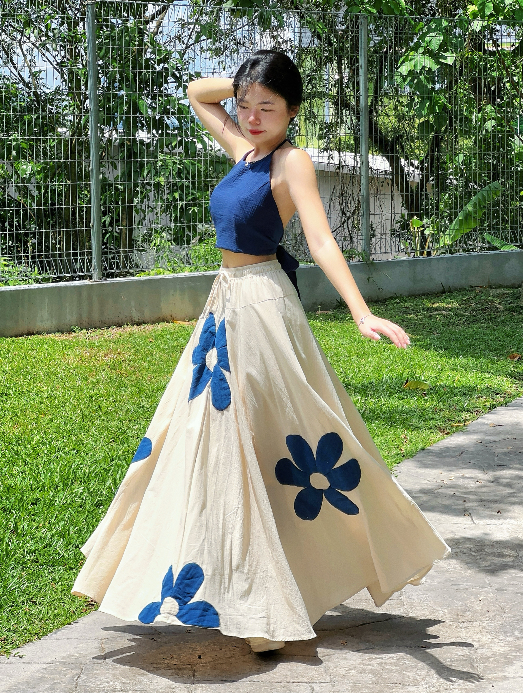 Himawari-website-balloonskirt-blueflower-1