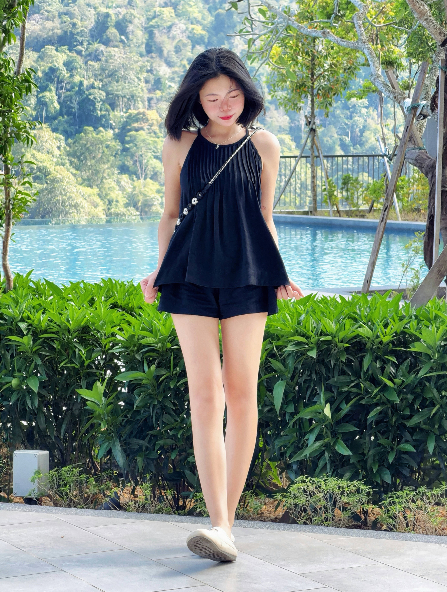 Himawari-website-haltertop-sfblack-2