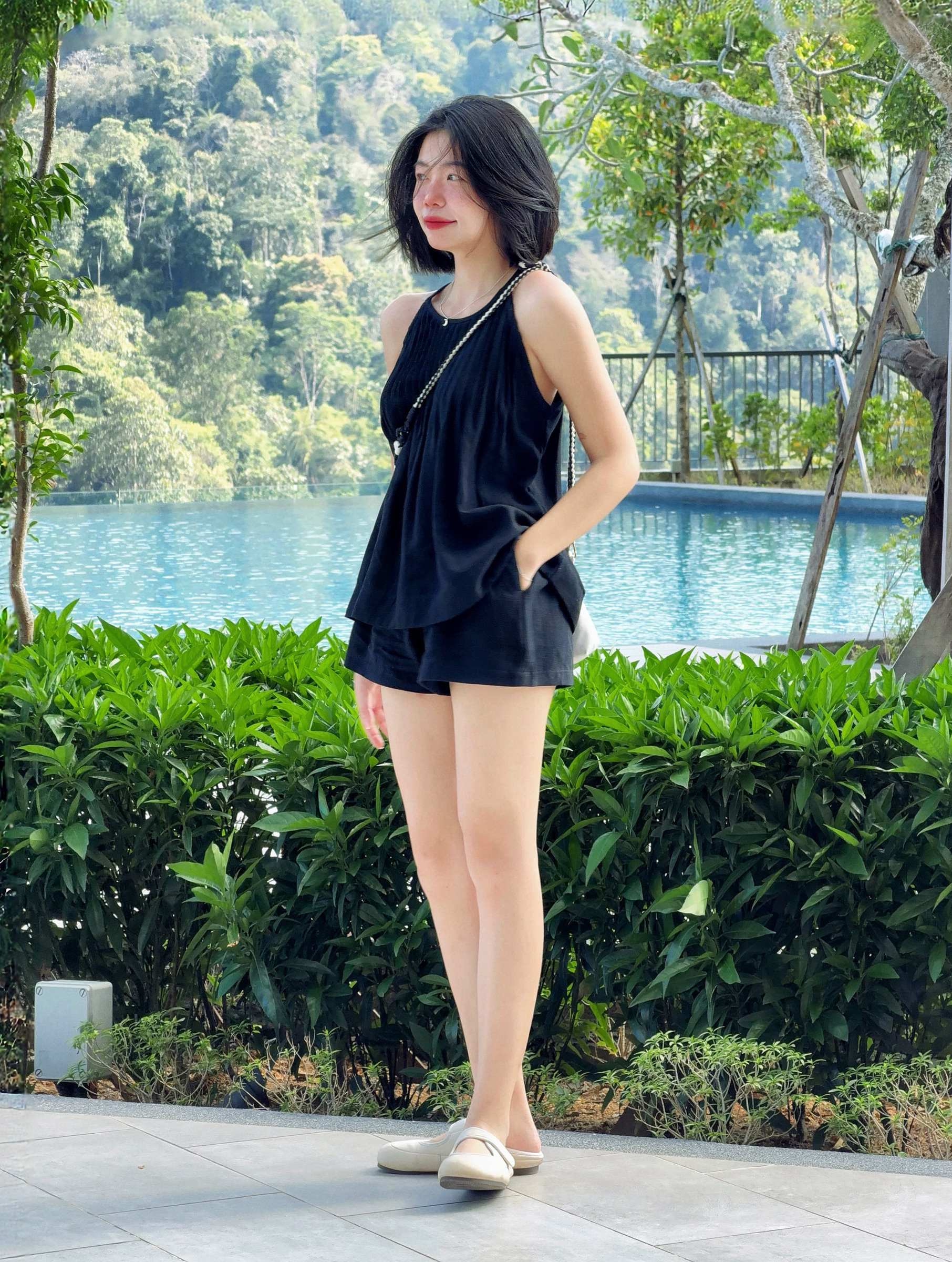 Himawari-website-haltertop-sfblack-1