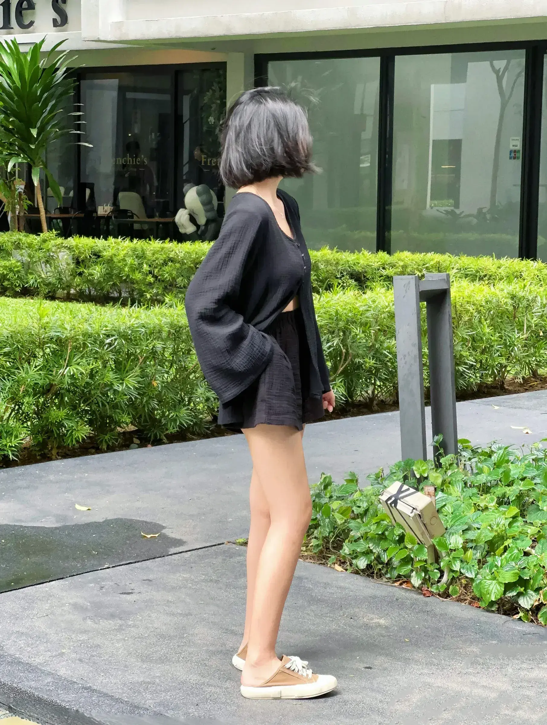 葵-website-cotton-v-neck-black-2