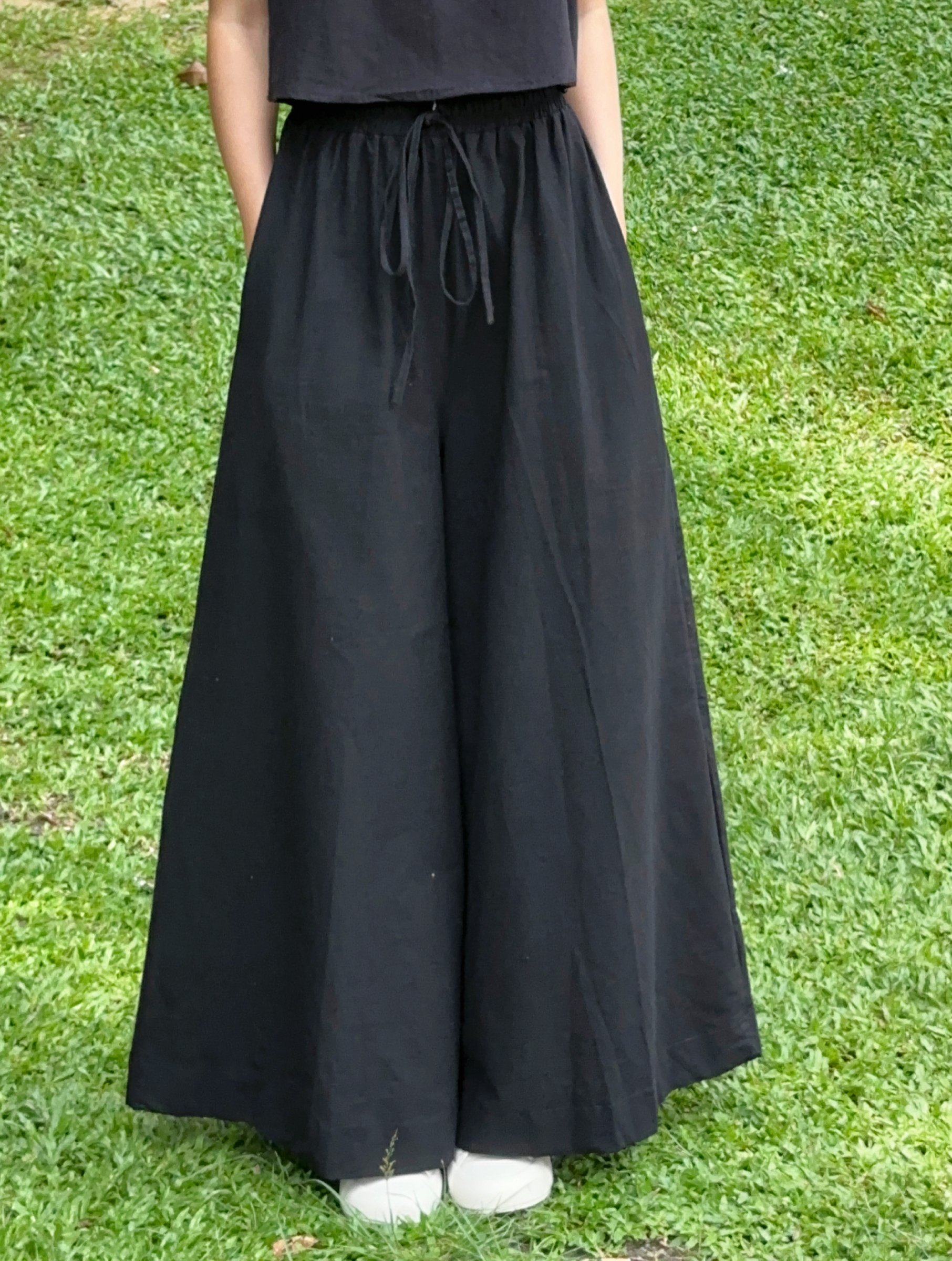 葵-website-black-pants-2