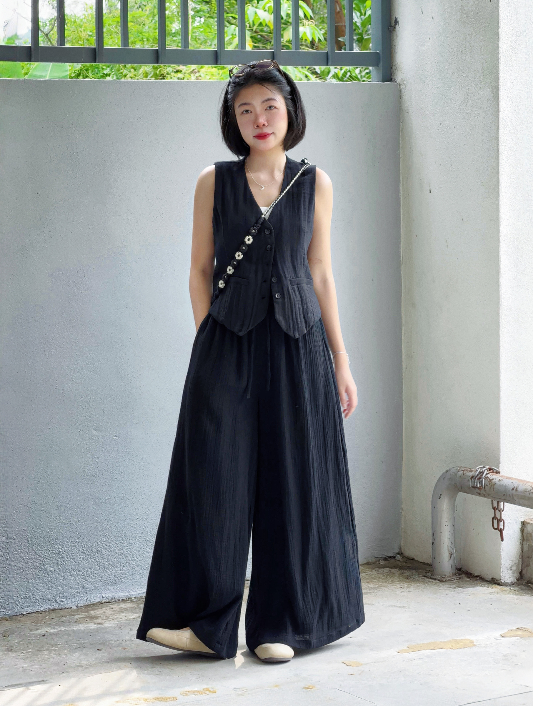 Himawari-website-cg-vest-black-1