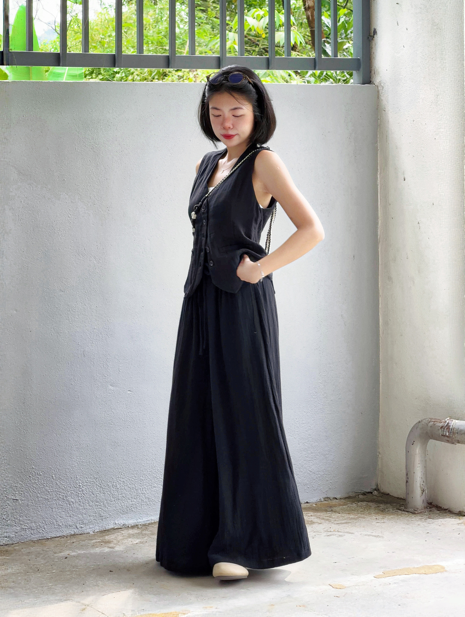 Himawari-website-cg-vest-black-5