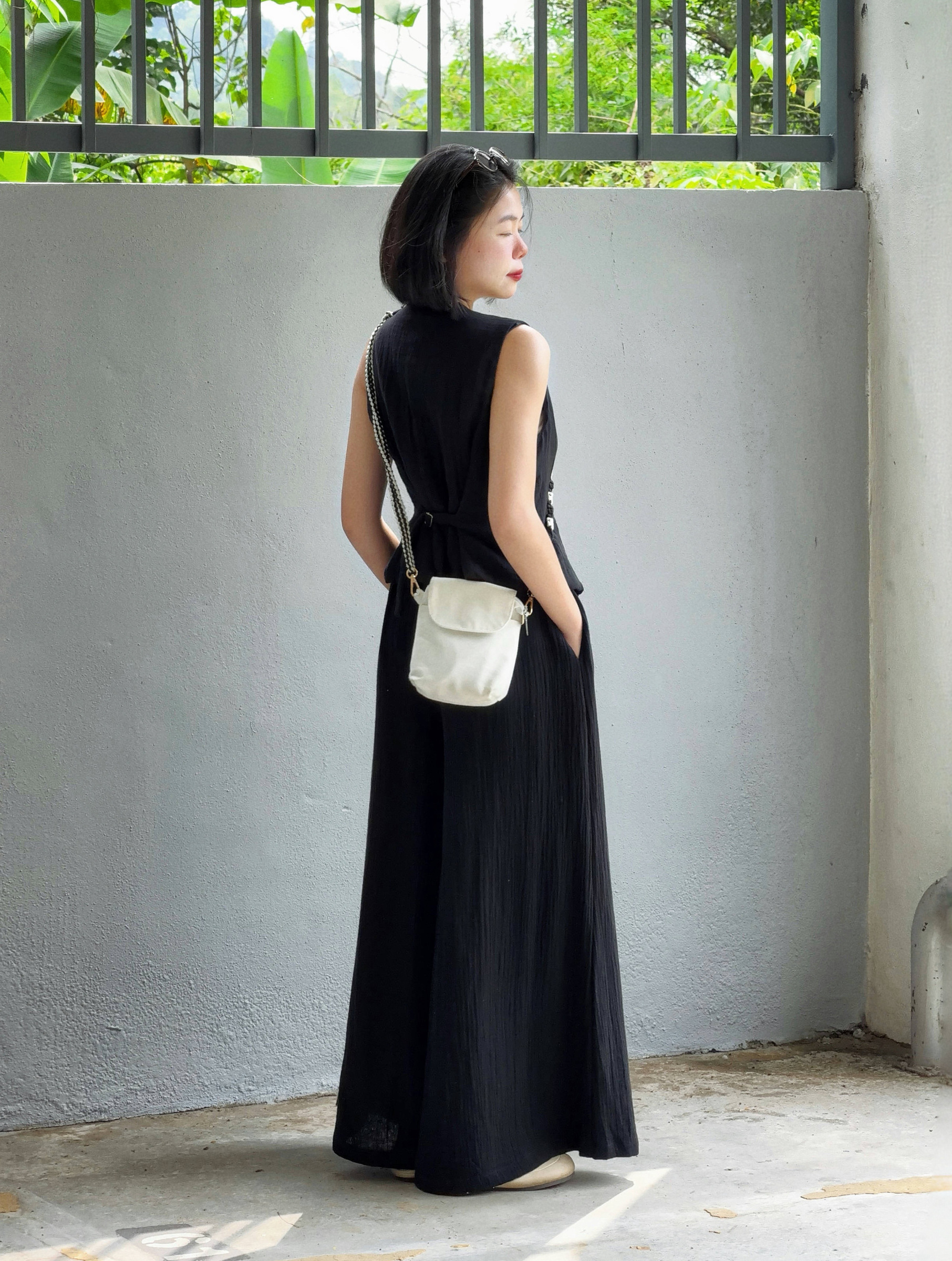 Himawari-website-cg-vest-black-3