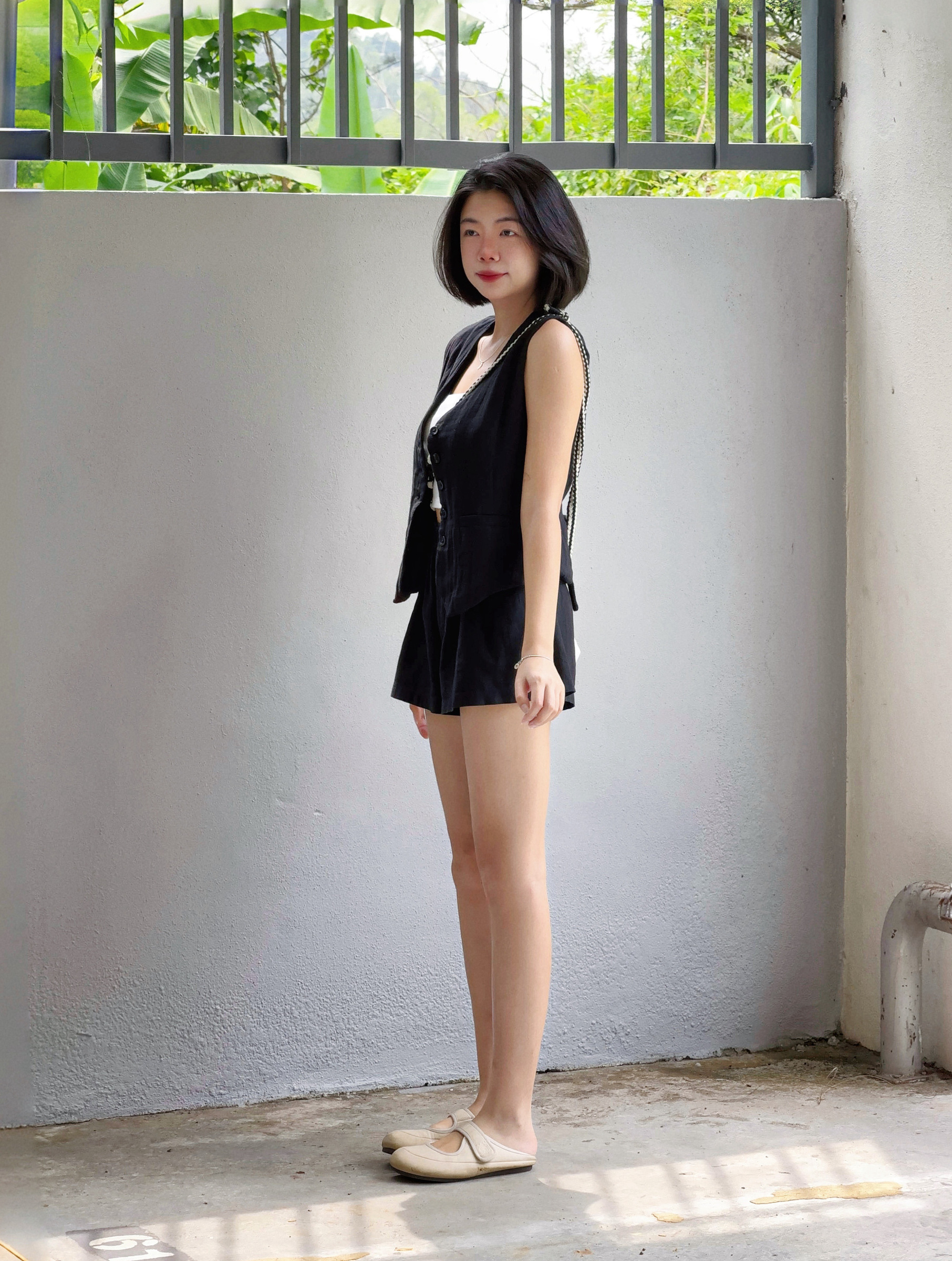 Himawari-website-cg-vest-black-9