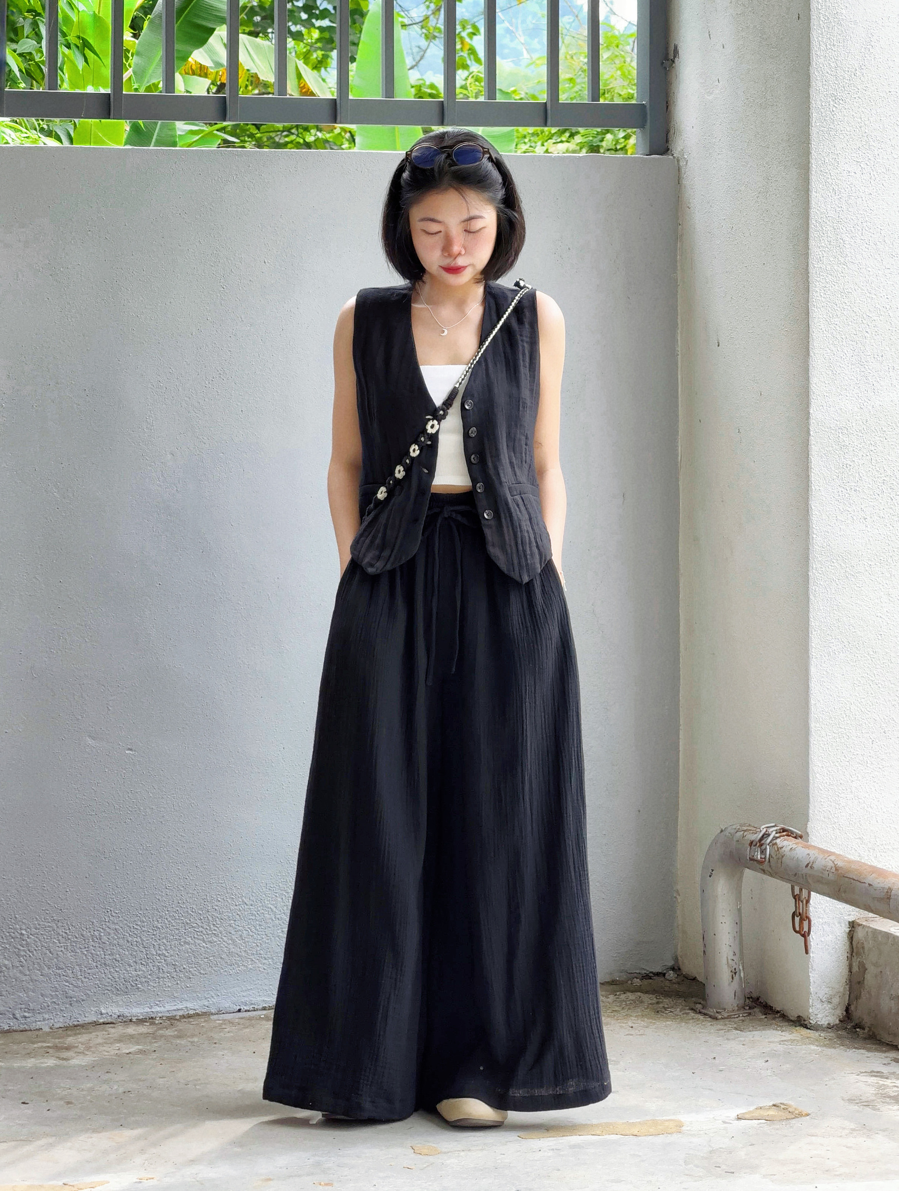 Himawari-website-cg-vest-black-4