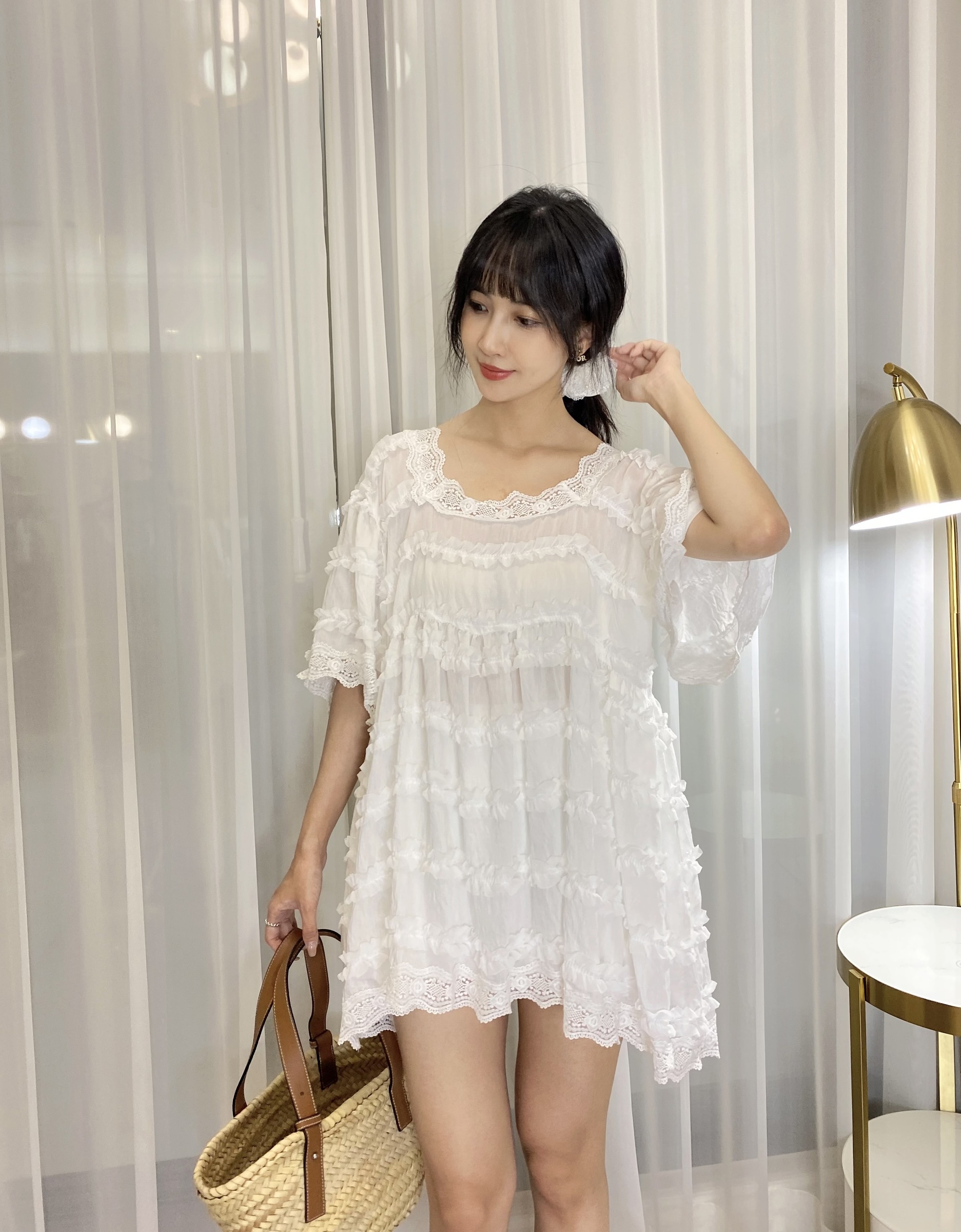 DFA8DBAE-C060-4B83-8AD2-391FA7EEDF04