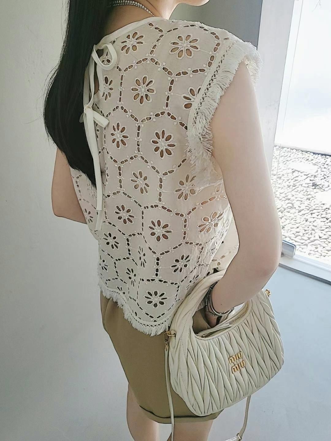 3B1C8B78-29FE-42CB-8D1F-A87732D2EF68