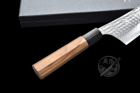 黒﨑優　閃光　牛刀　210mm 黒崎優 「閃光・鋭」牛刀 包丁 210mm 拭き漆樫柄 – HAGAKURE