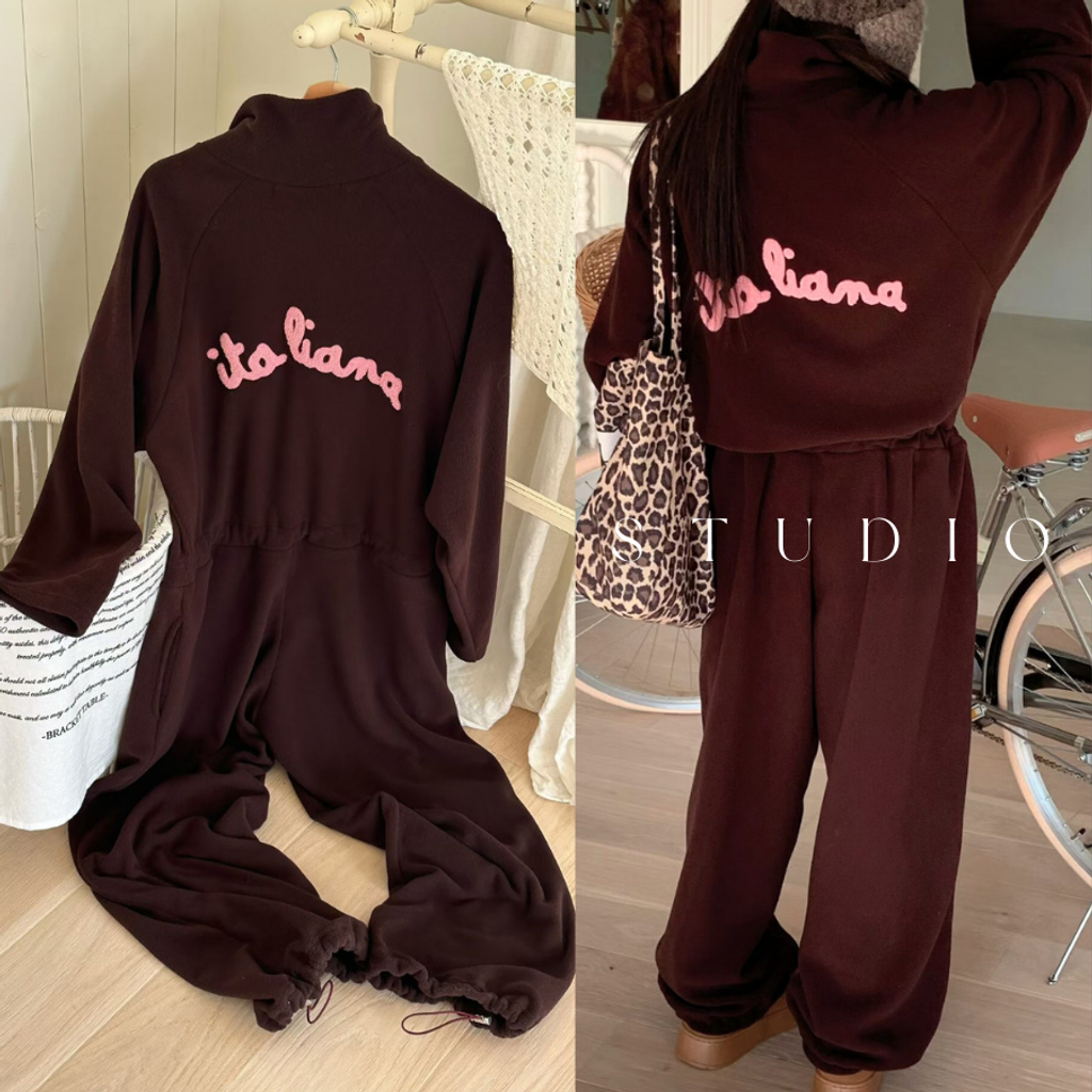 ❮韓國❯6AK10冬日懶人美學背面字母毛呢繡抽繩保暖刷毛連身褲 (10)