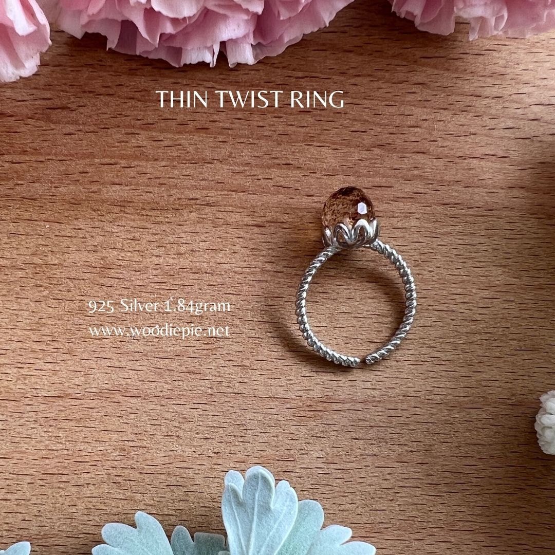 Thin Twist Ring (16)