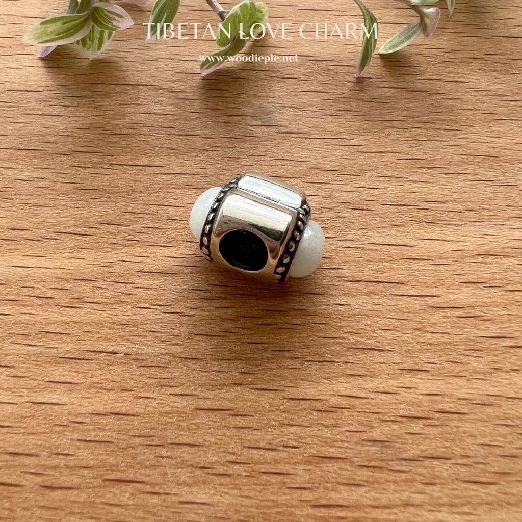 Tibetan Love Charm (7)