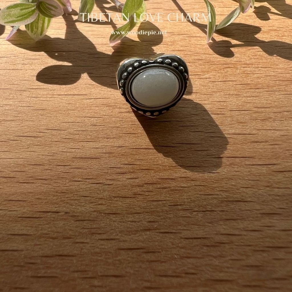 Tibetan Love Charm (9)