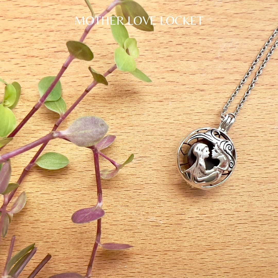 Mother Love Locket (3)