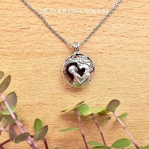 Mother Love Locket (4)
