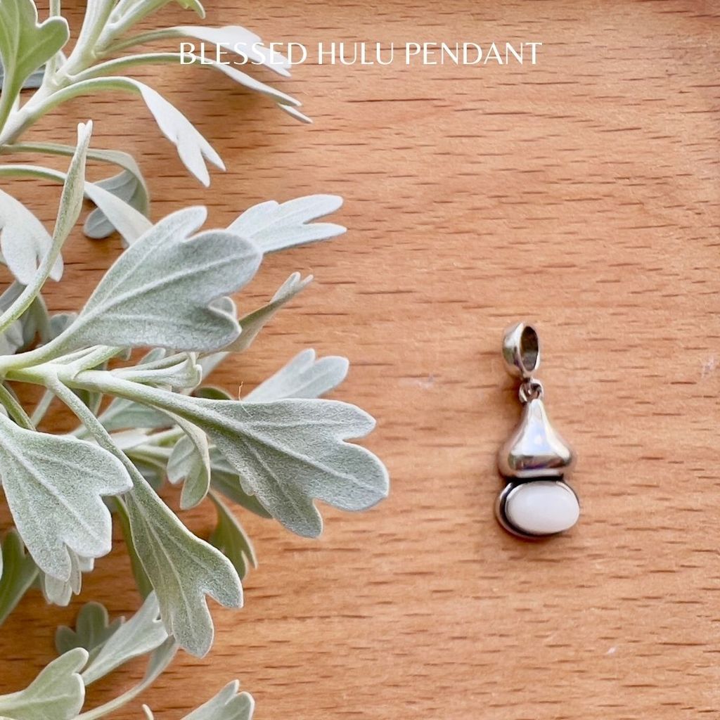 Blessed Hulu Pendant (3)