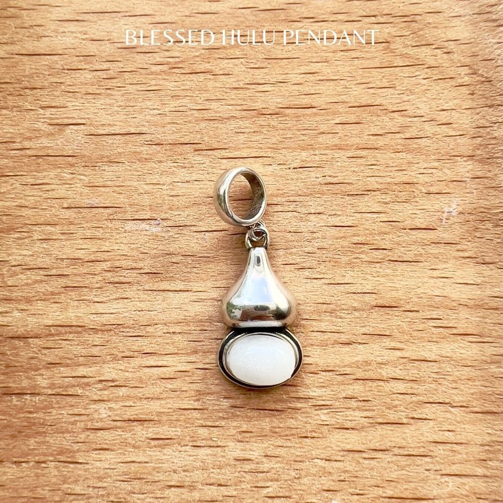 Blessed Hulu Pendant (2)