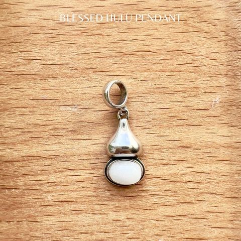 Blessed Hulu Pendant (2)