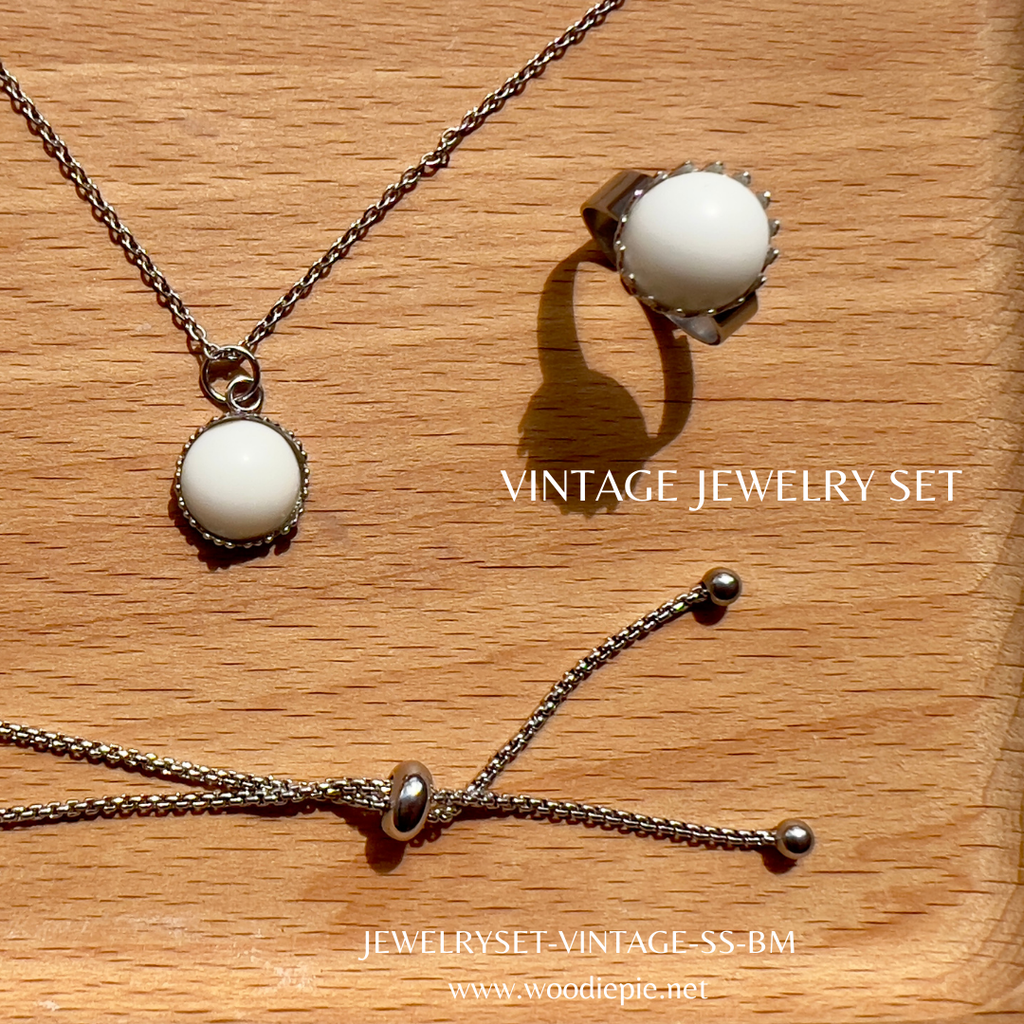 Vintage Jewelry Set (4)