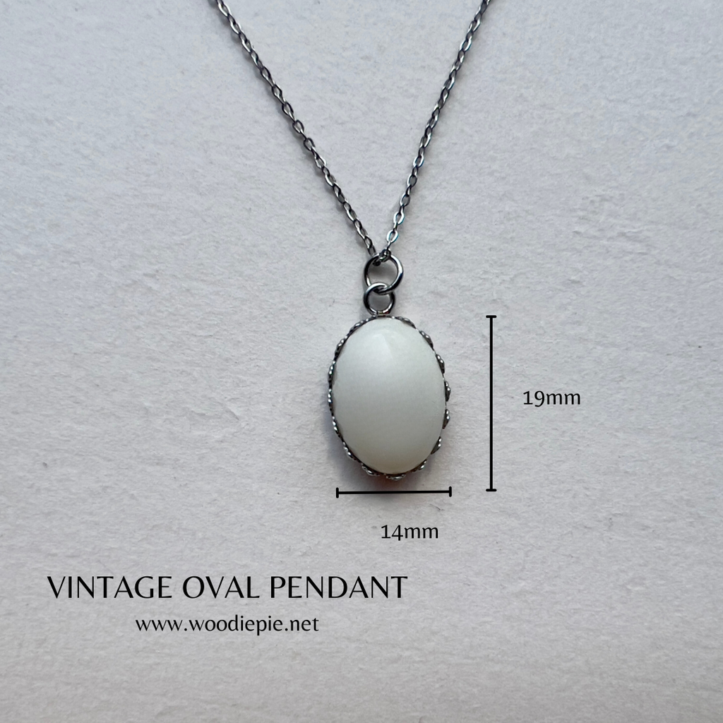 Vintage Oval Pendant (2)