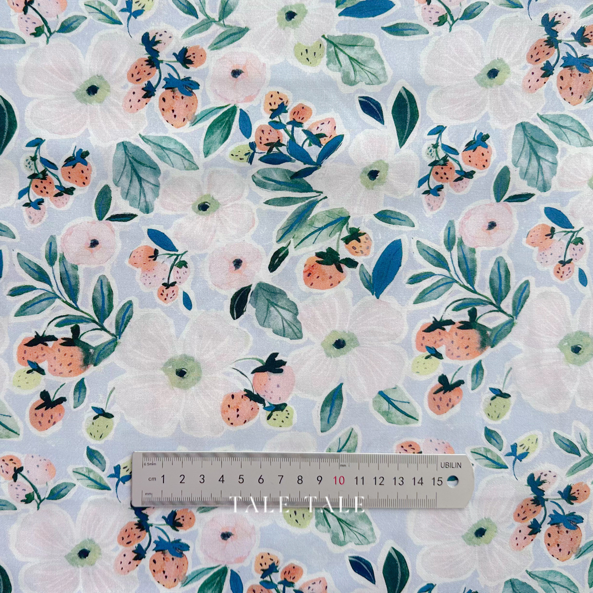 美國品牌棉布-草莓盛宴-淺藍-STELLA-DCJ3063-MULTI-$210半碼-6