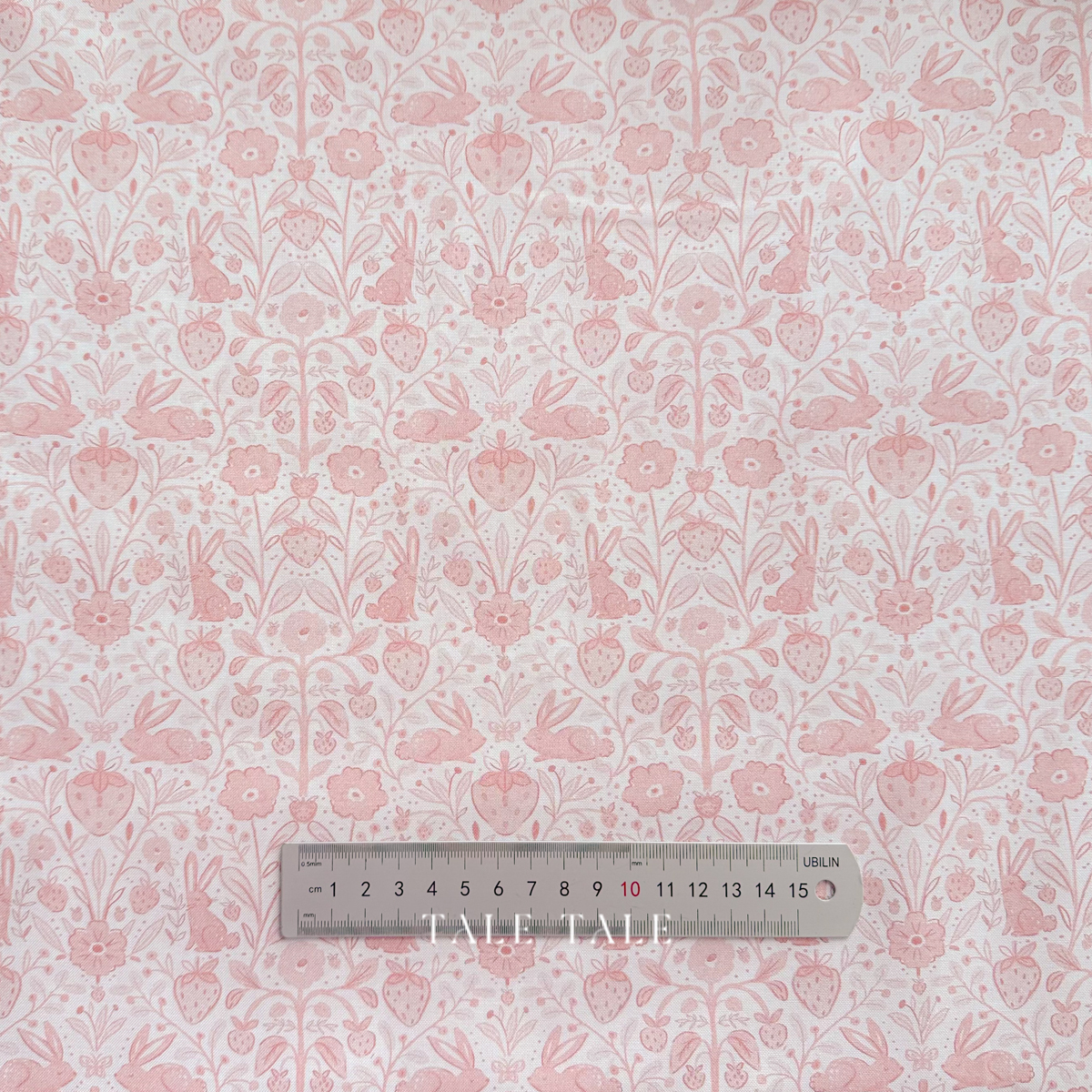 美國品牌棉布-草莓小兔圖騰-粉-STELLA-DCJ3064-WHITE-$210半碼-9